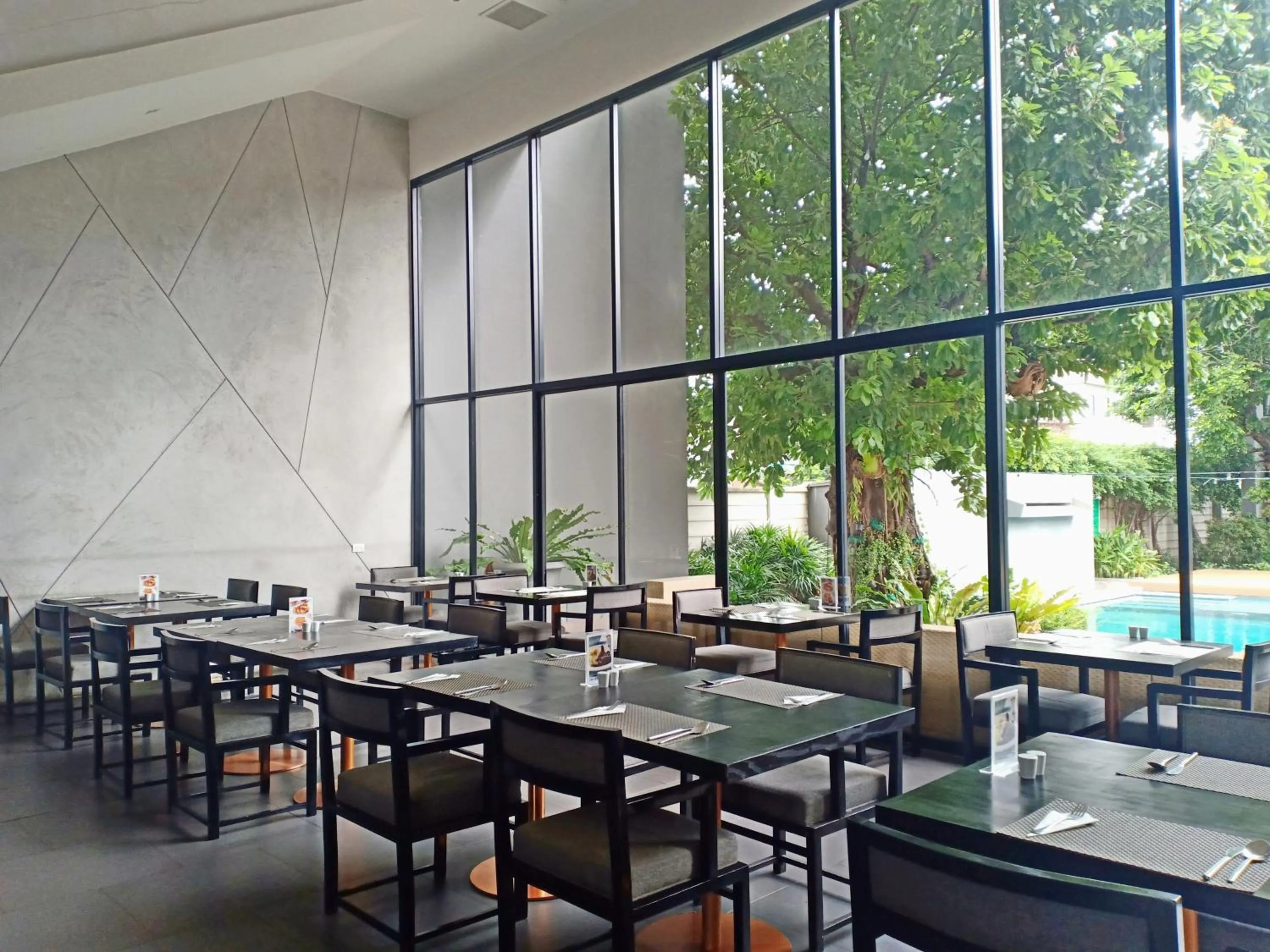Restaurant/places to eat in Vismaya Suvarnabhumi Hotel
