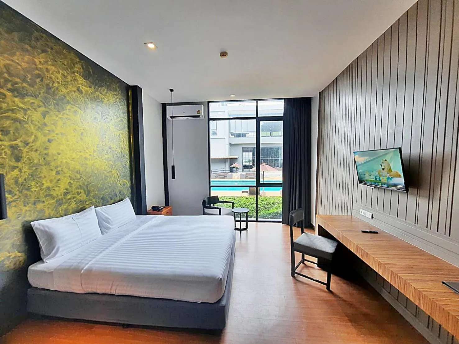 Bed in Vismaya Suvarnabhumi Hotel