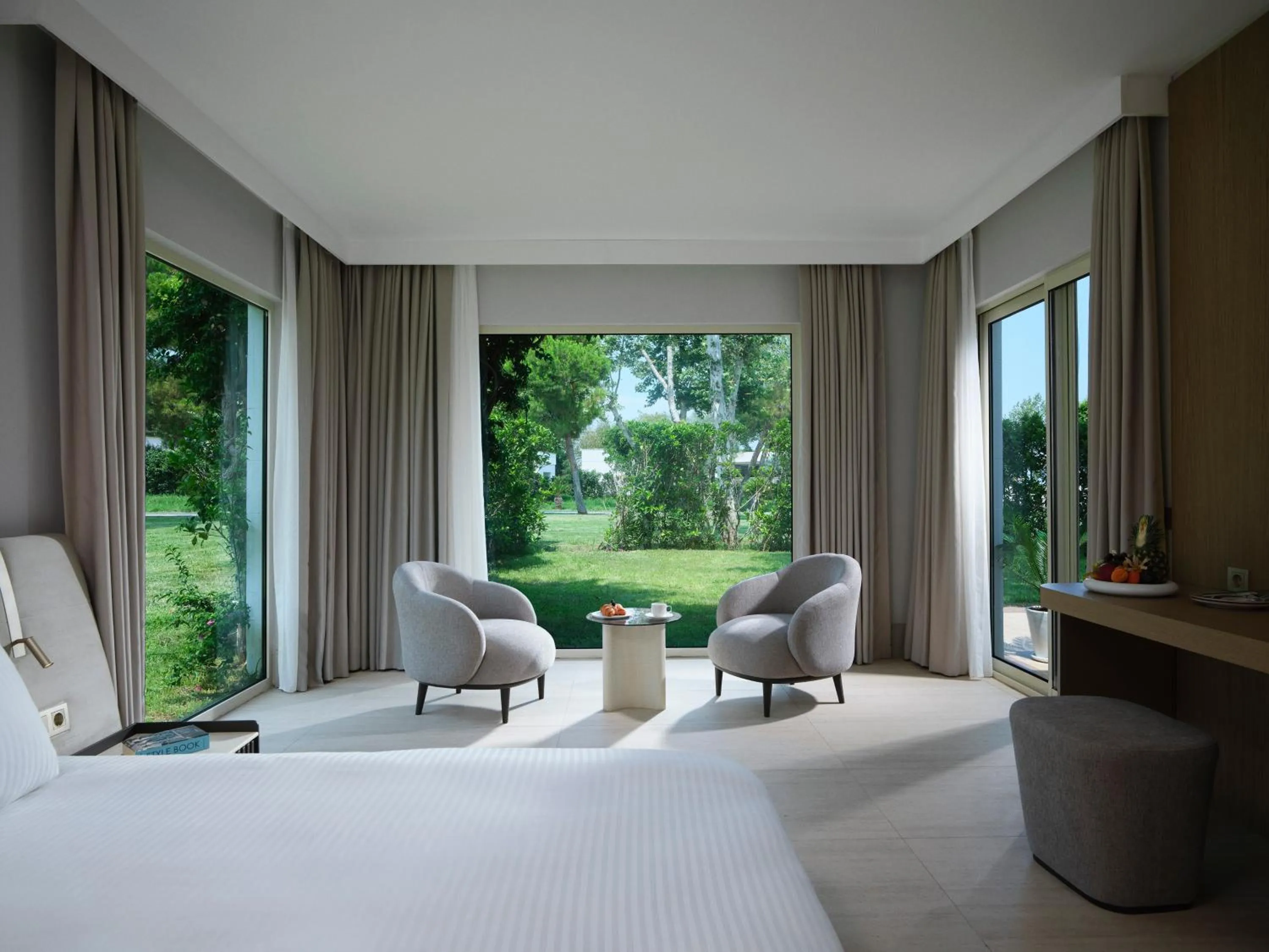 Bed in FashionTV Luxe Resort