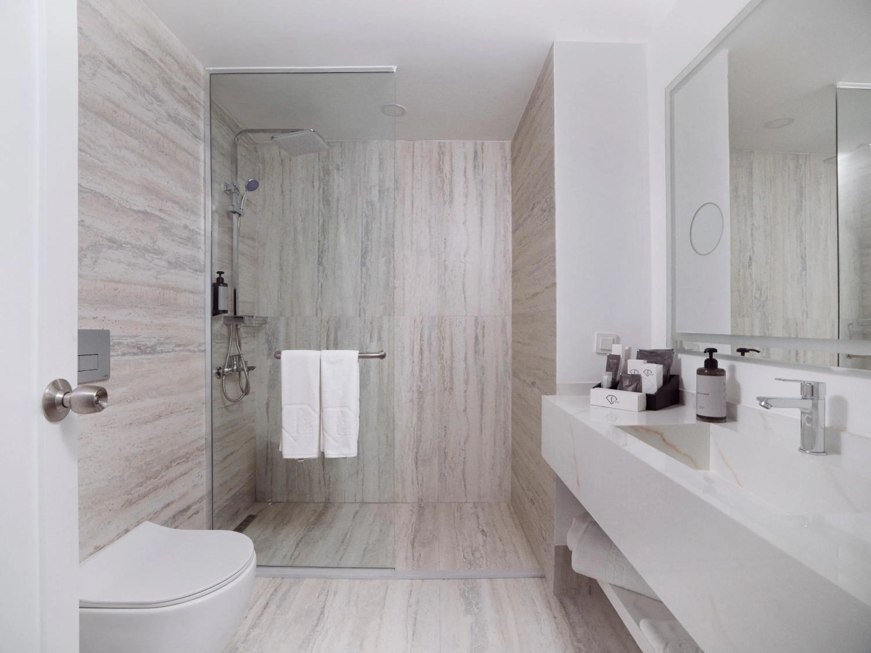 Shower in FashionTV Luxe Resort