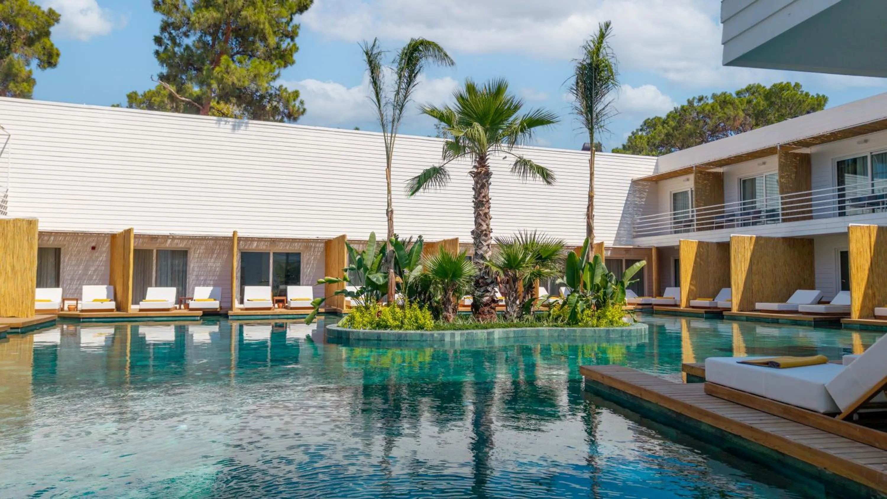 FashionTV Luxe Resort