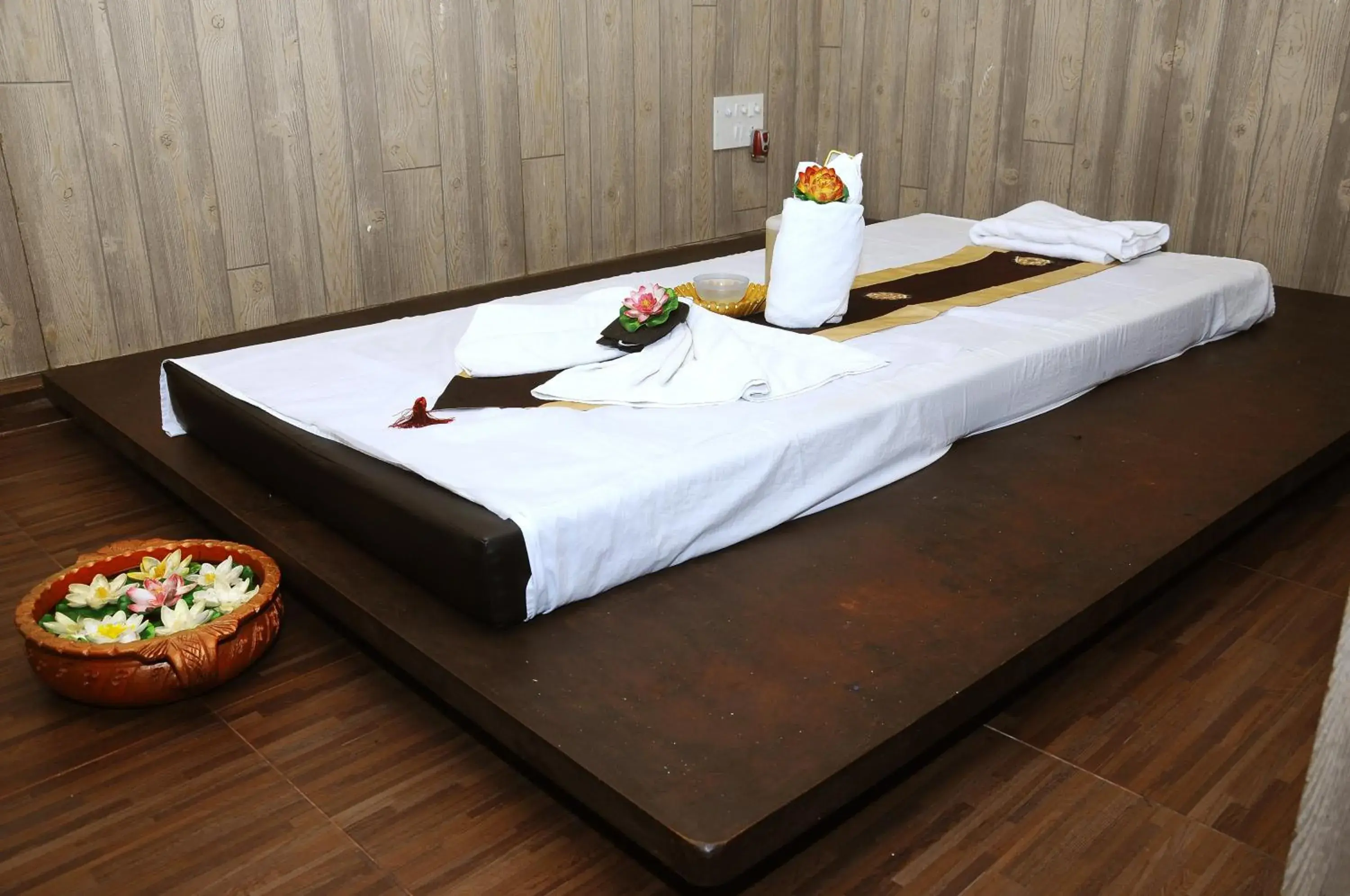 Spa and wellness centre/facilities, Bed in Gokulam Park Coimbatore Spa and wellness centre/facilities, Bed in Gokulam Park Coimbatore