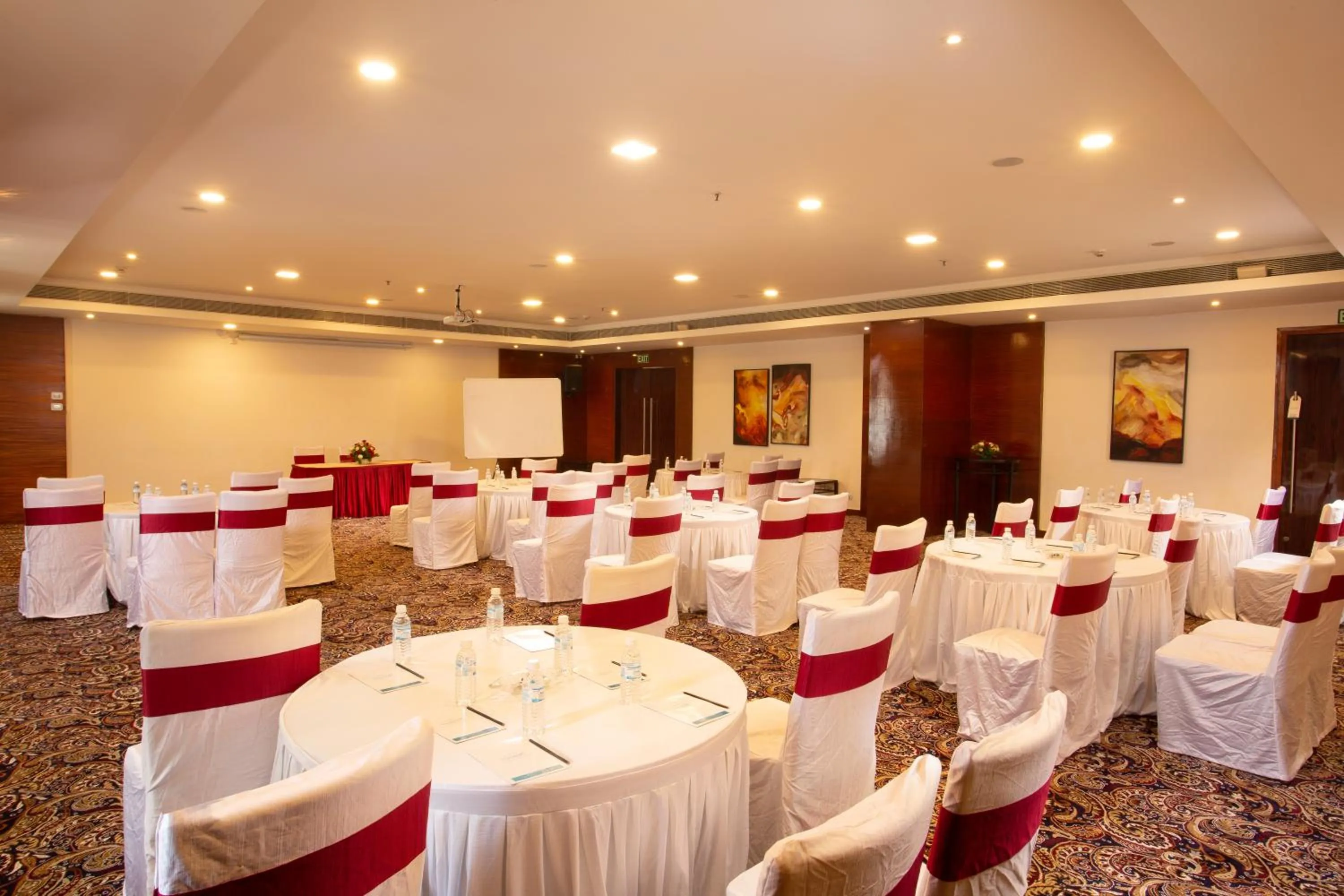 Banquet/Function facilities in Gokulam Park Coimbatore