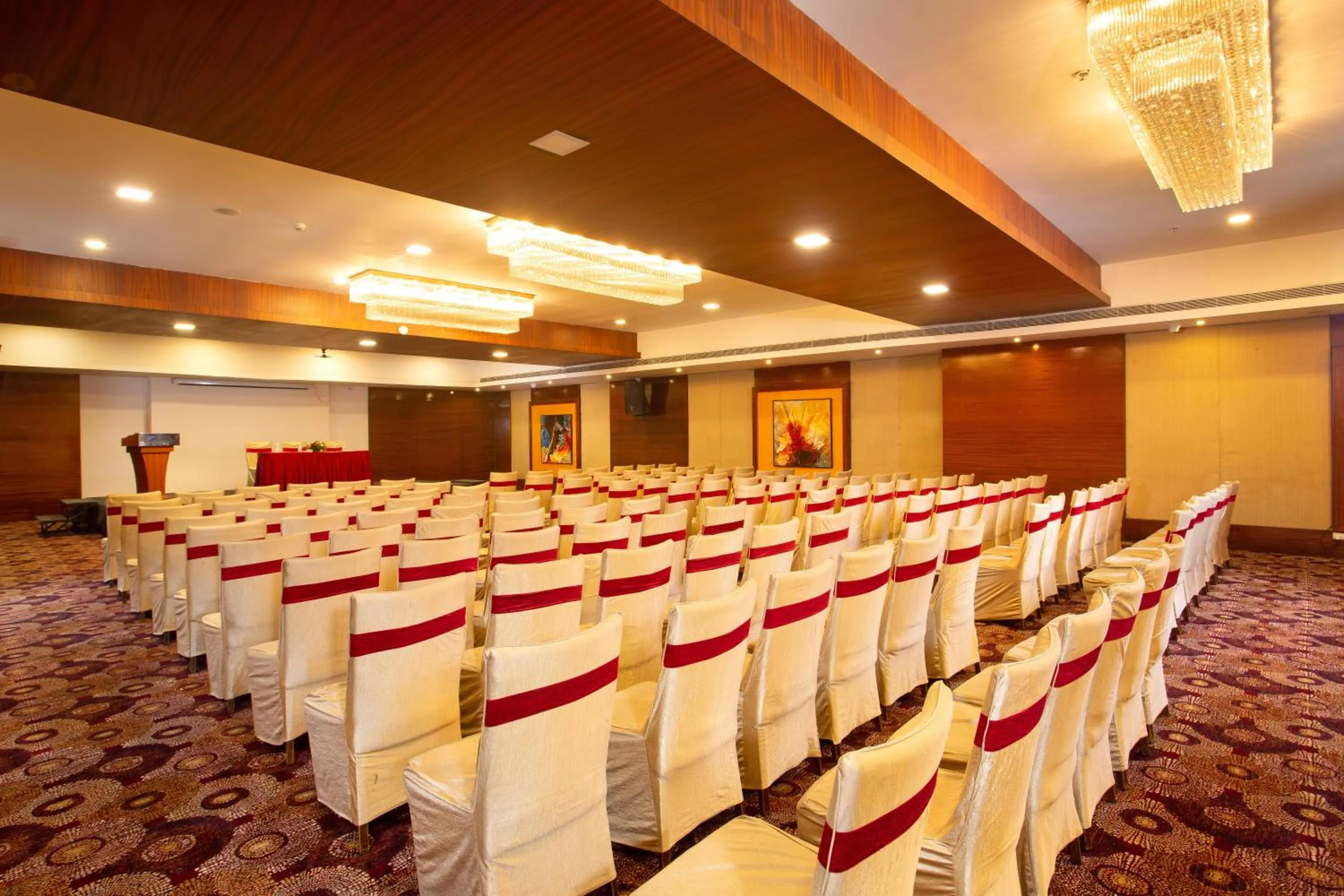 Banquet/Function facilities in Gokulam Park Coimbatore