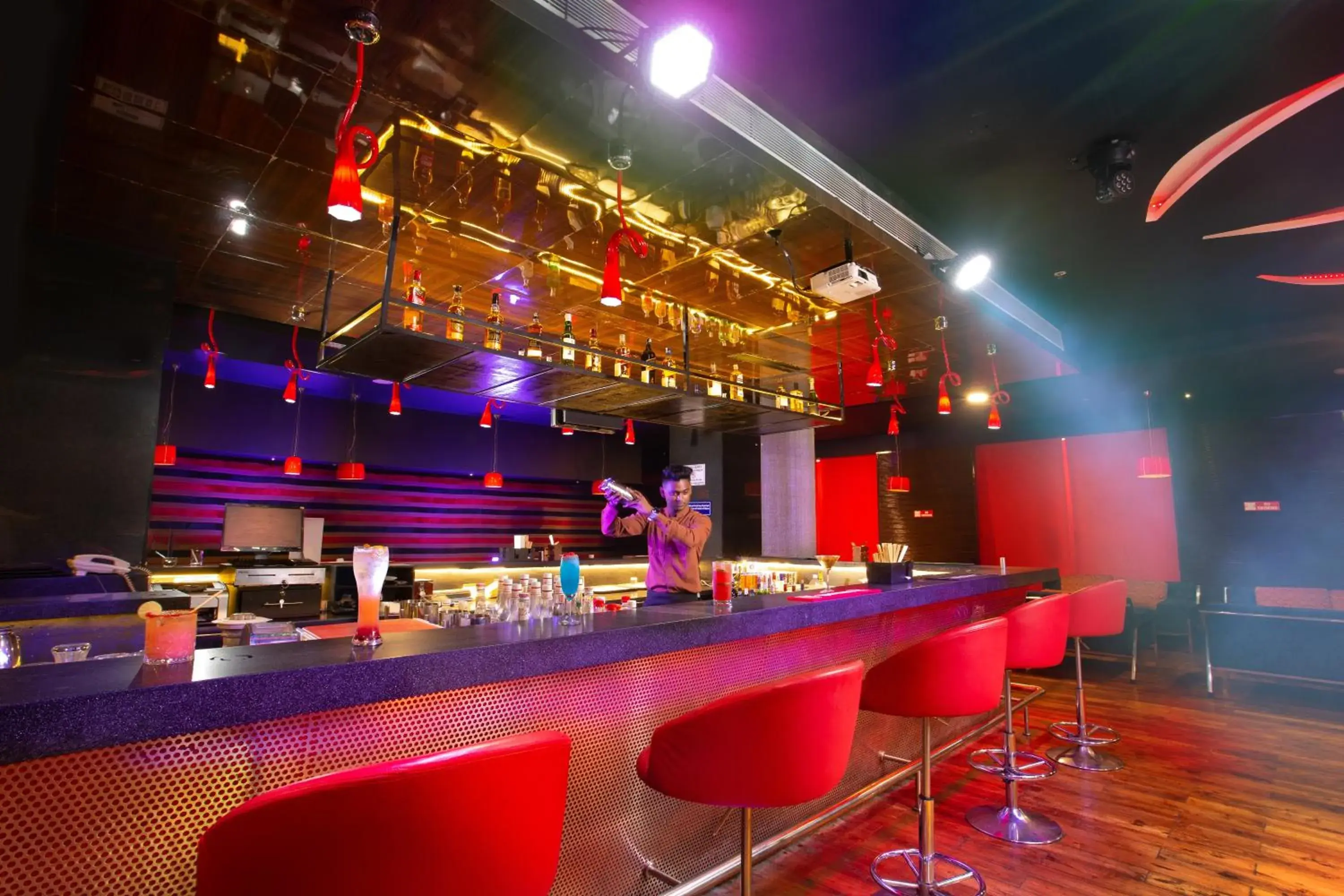 Lounge or bar in Gokulam Park Coimbatore Lounge or bar in Gokulam Park Coimbatore