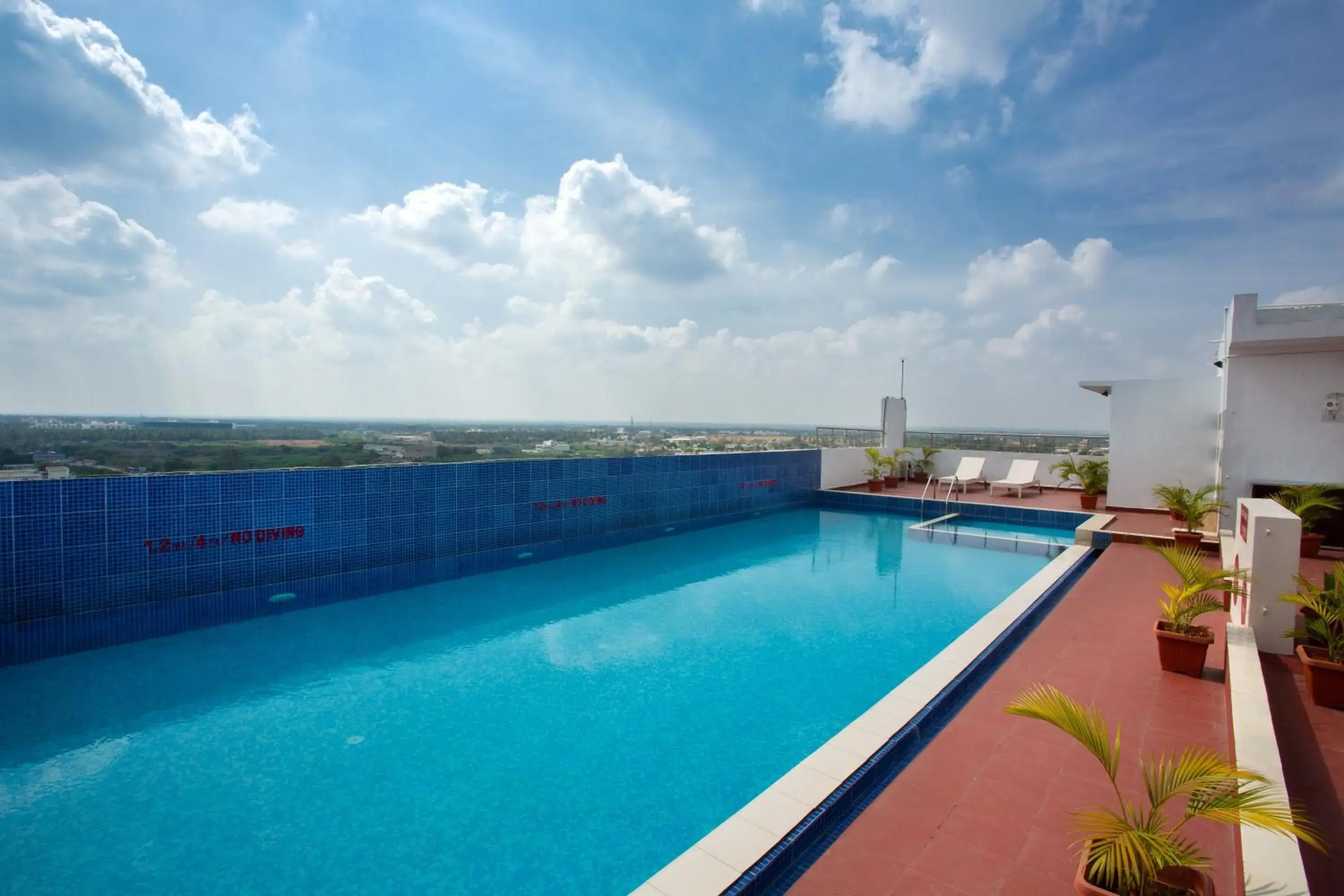 Swimming pool in Gokulam Park Coimbatore Swimming pool in Gokulam Park Coimbatore