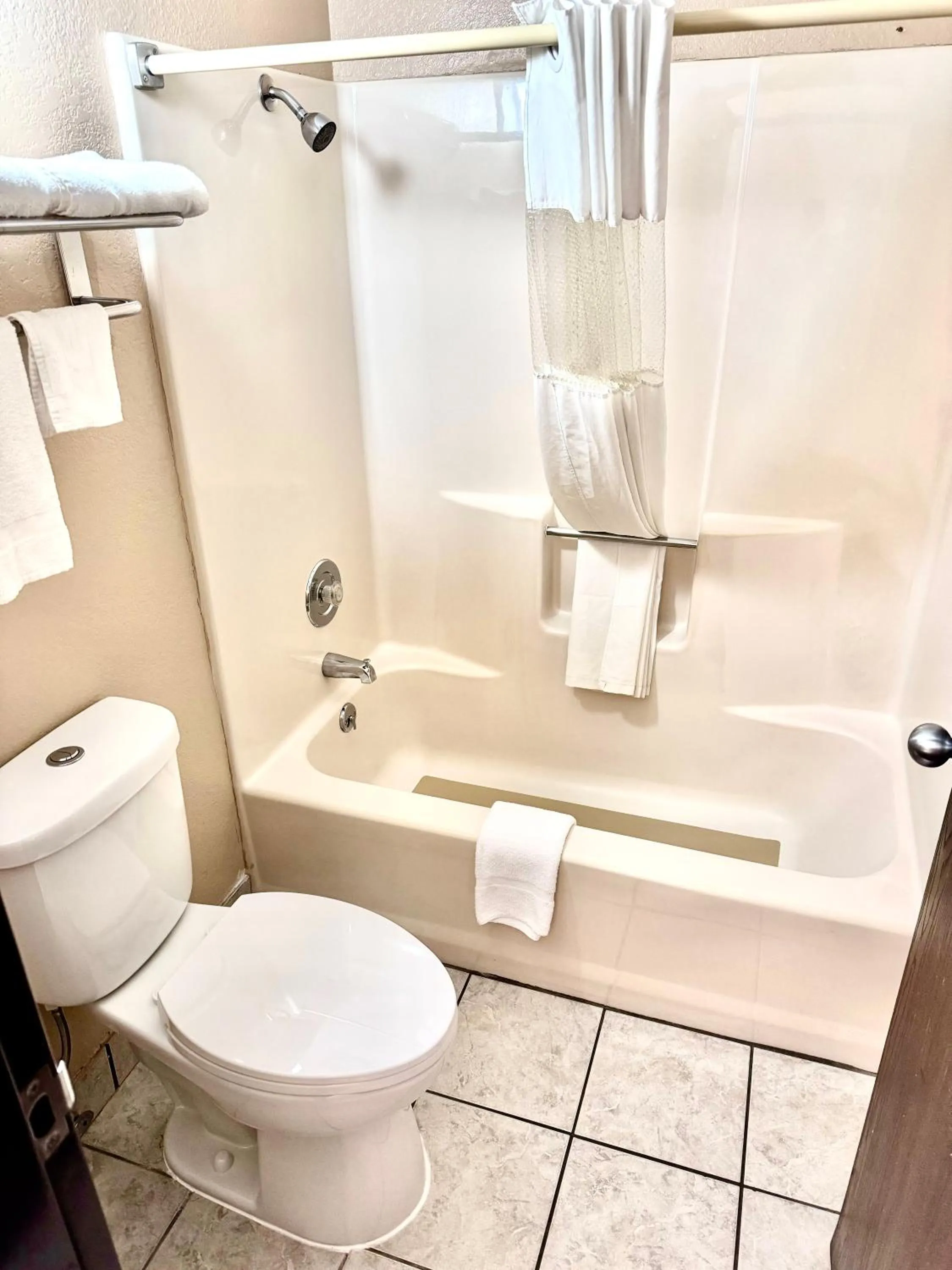 Shower in Owensville Inn