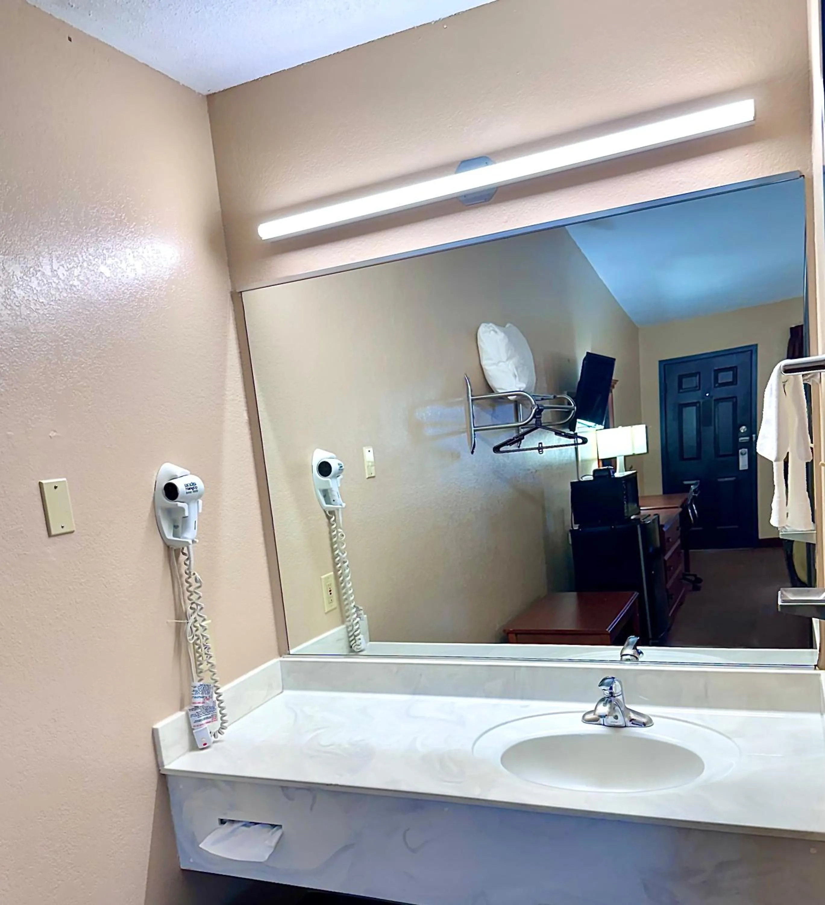 Bathroom in Owensville Inn