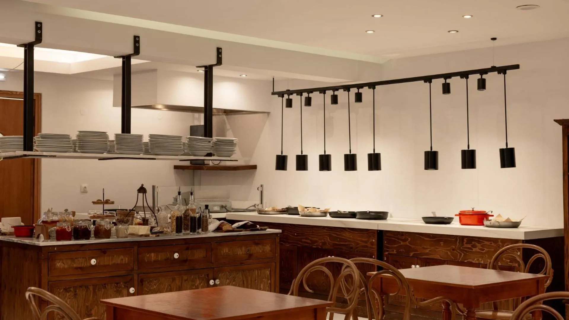 Dining area in Nami Hotel & Suites