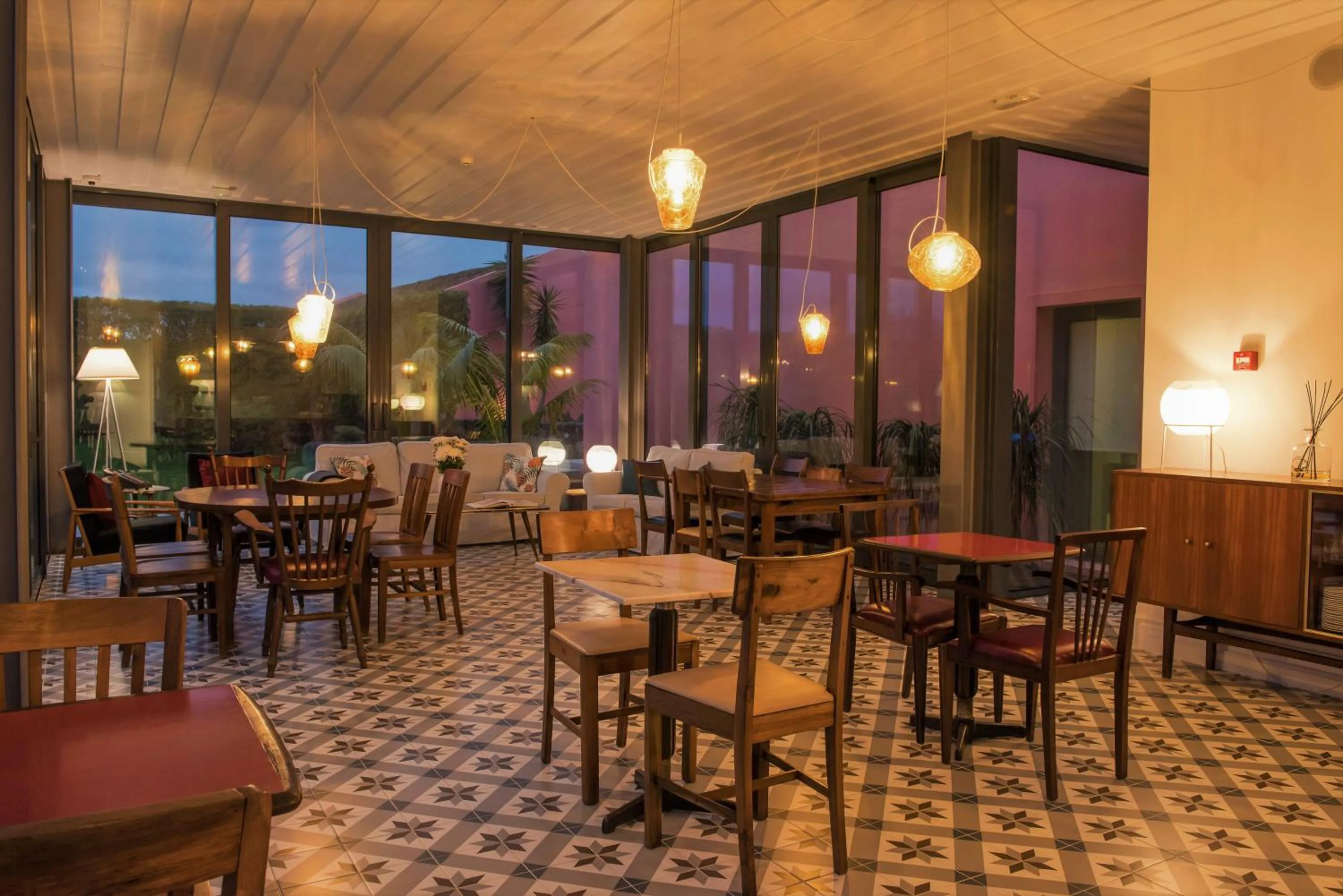 Restaurant/places to eat in Herdade do Ananás