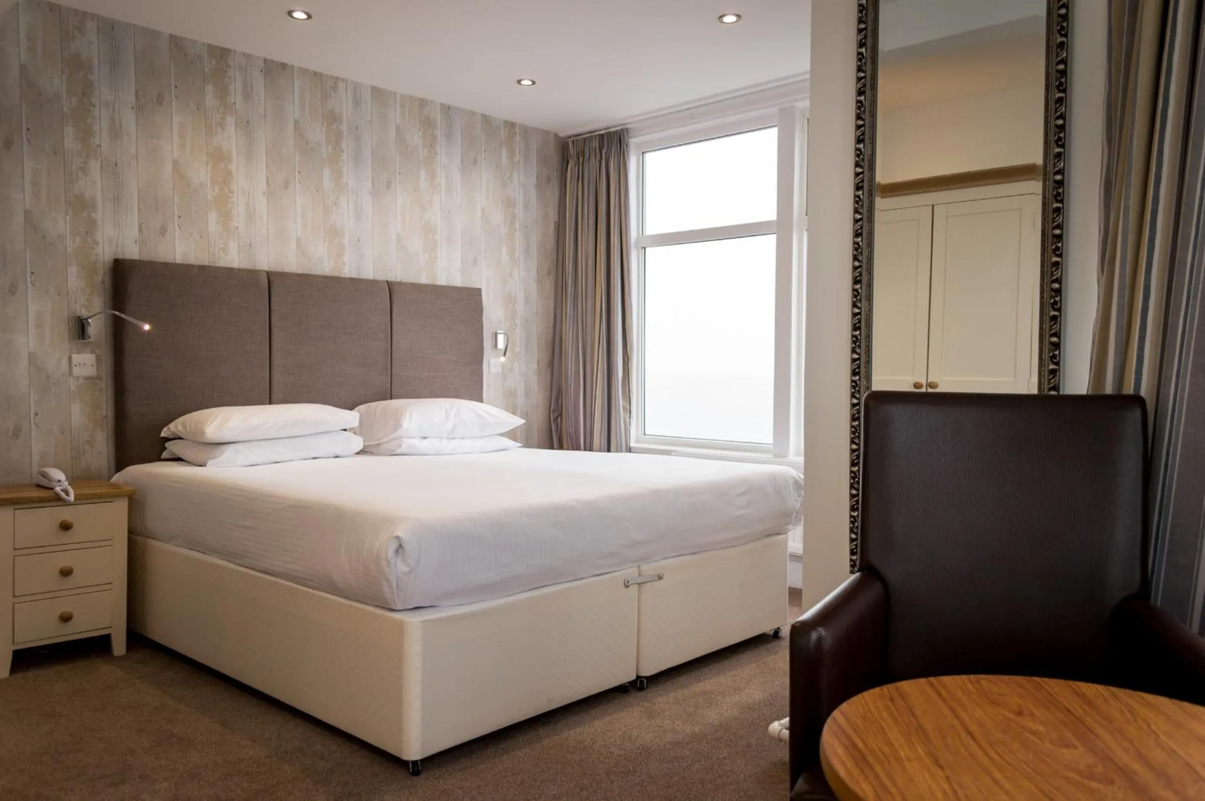 Day, Bed in Ocean Beach Hotel & Spa - OCEANA COLLECTION