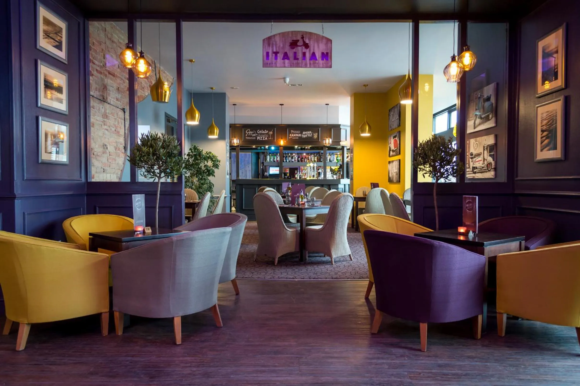 Lounge or bar in Ocean Beach Hotel & Spa - OCEANA COLLECTION