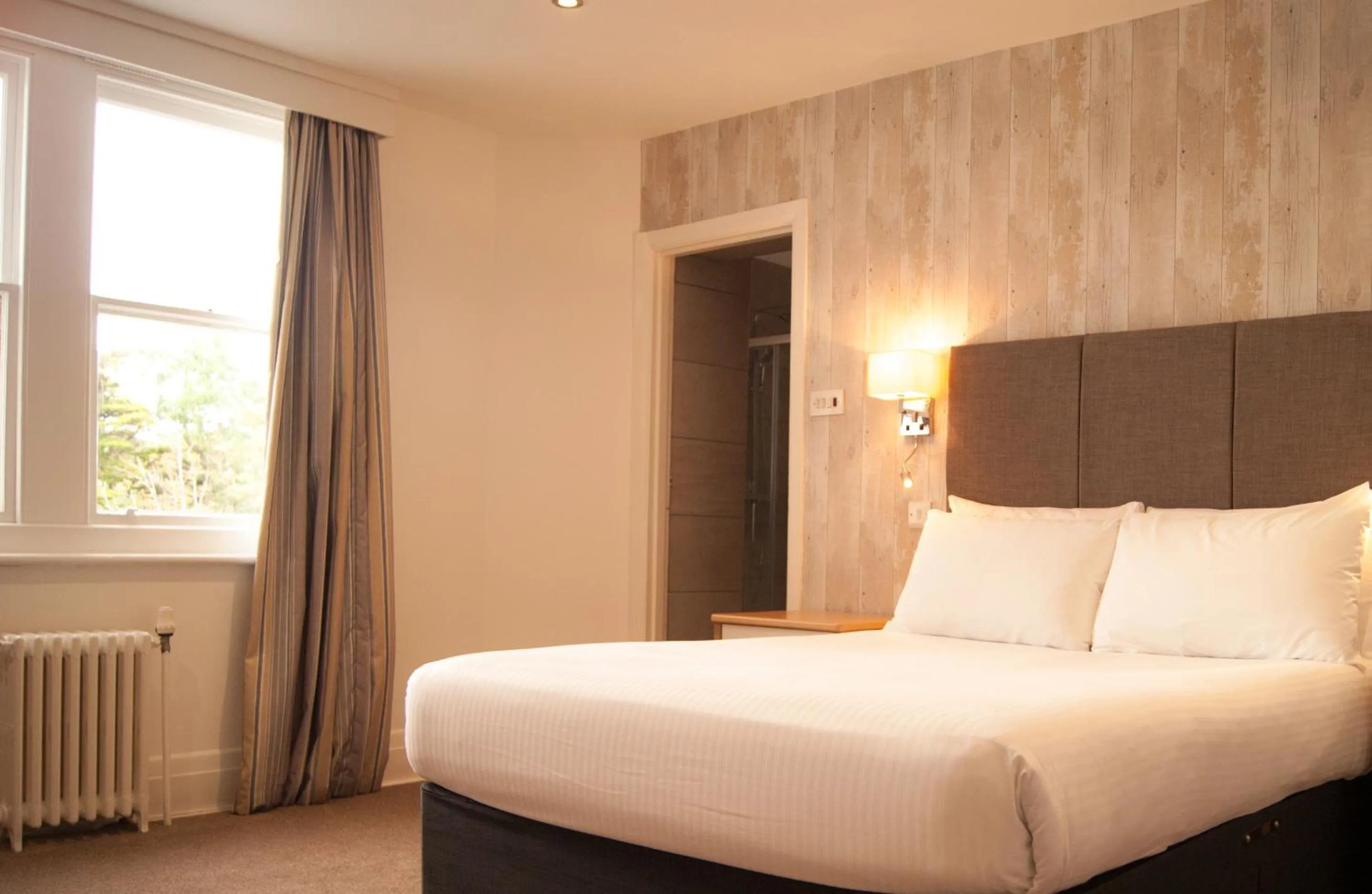 Bed in Ocean Beach Hotel & Spa - OCEANA COLLECTION