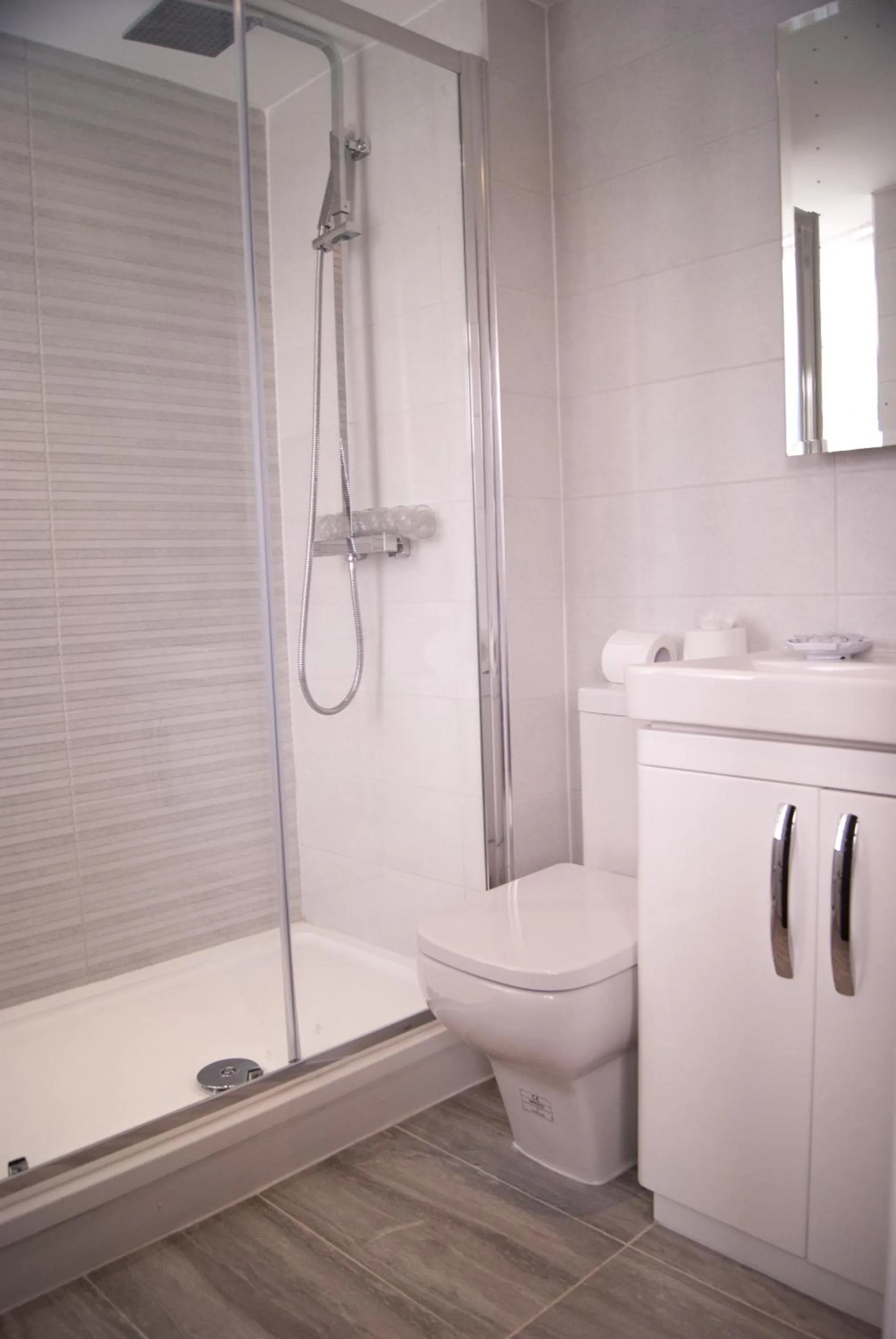 Shower in Ocean Beach Hotel & Spa - OCEANA COLLECTION