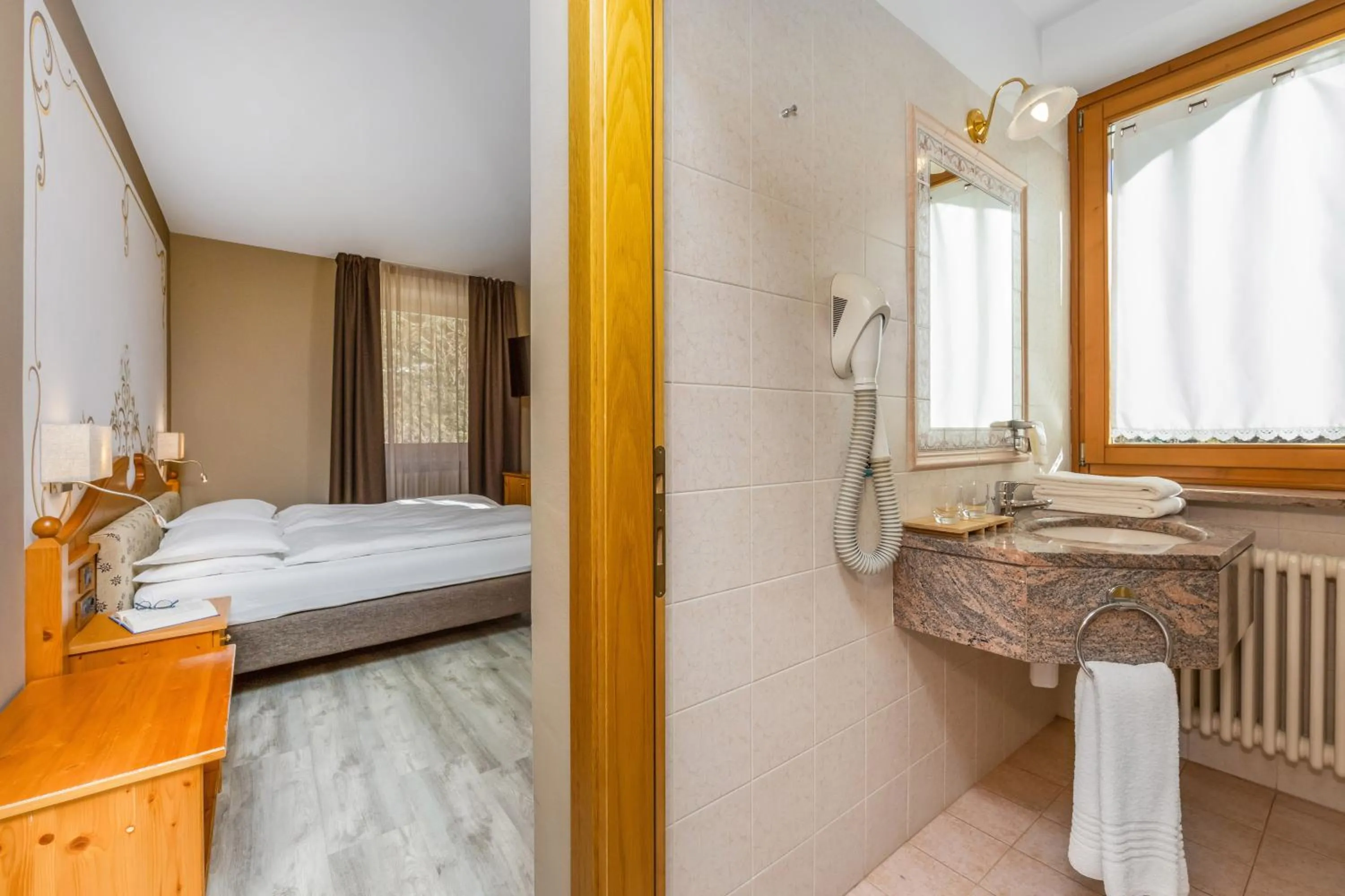 Bathroom, Bed in Hotel Vittoria - Ricarica l'anima