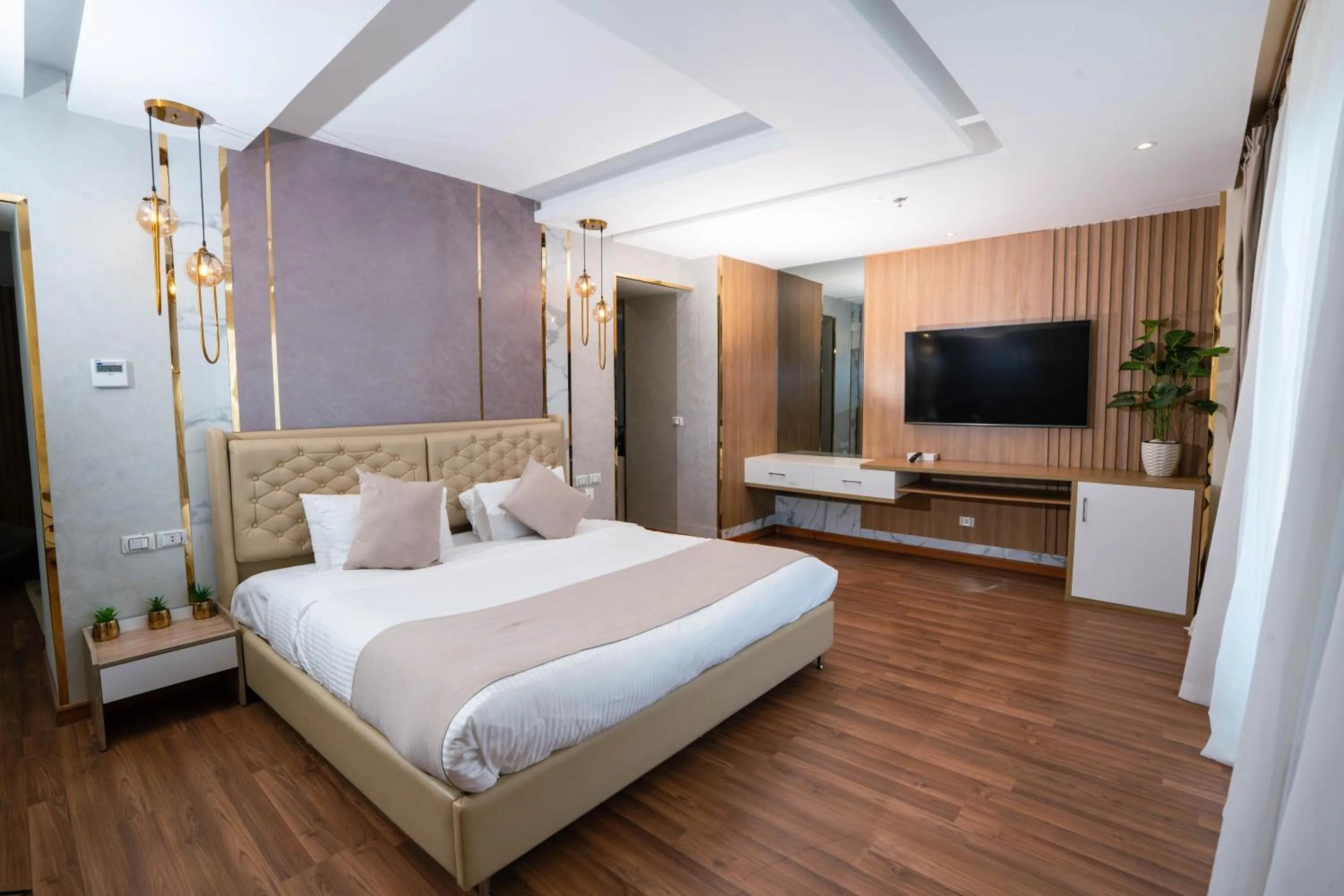 Bed in Bellagio Beach Resort & Spa