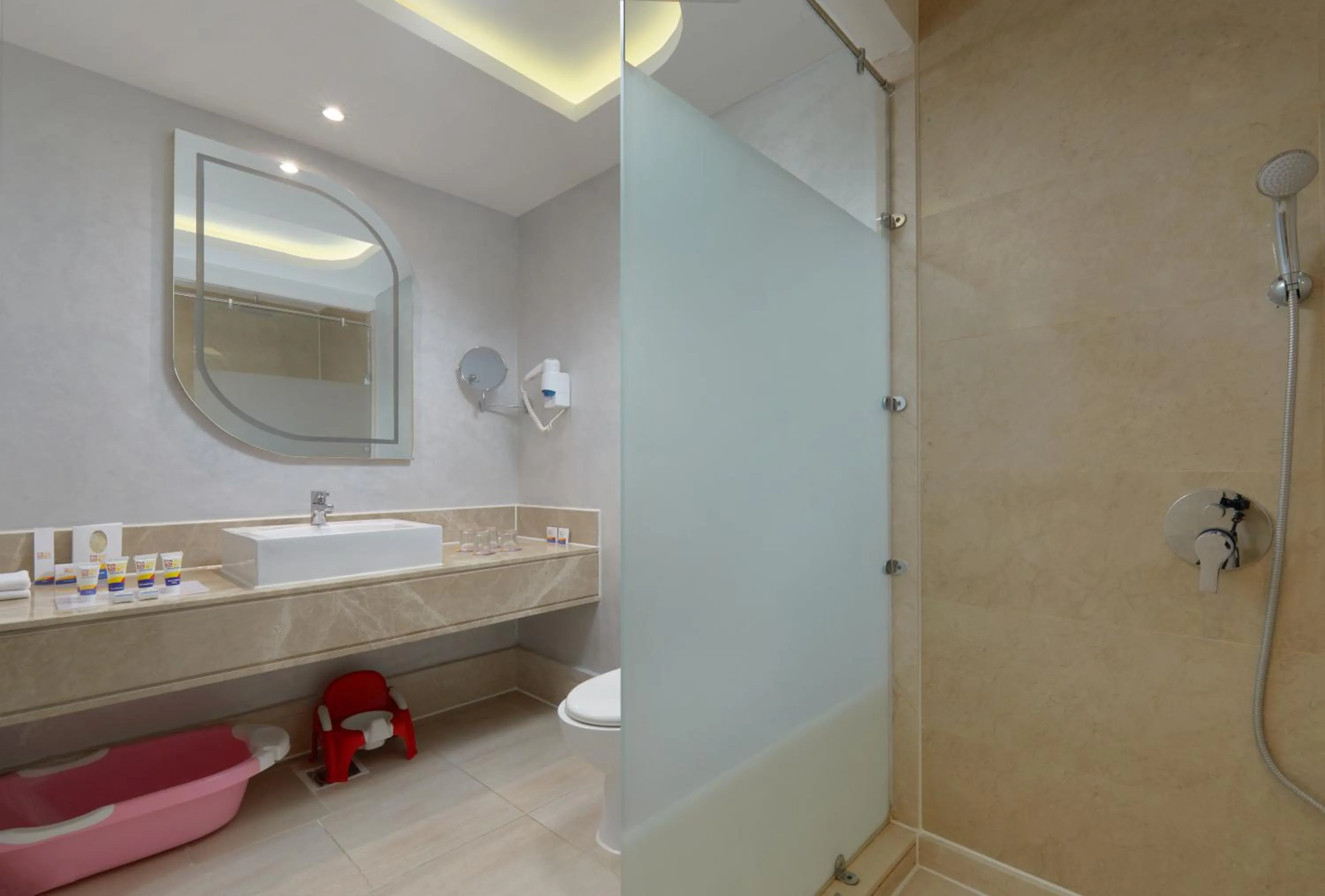 Shower in Bellagio Beach Resort & Spa