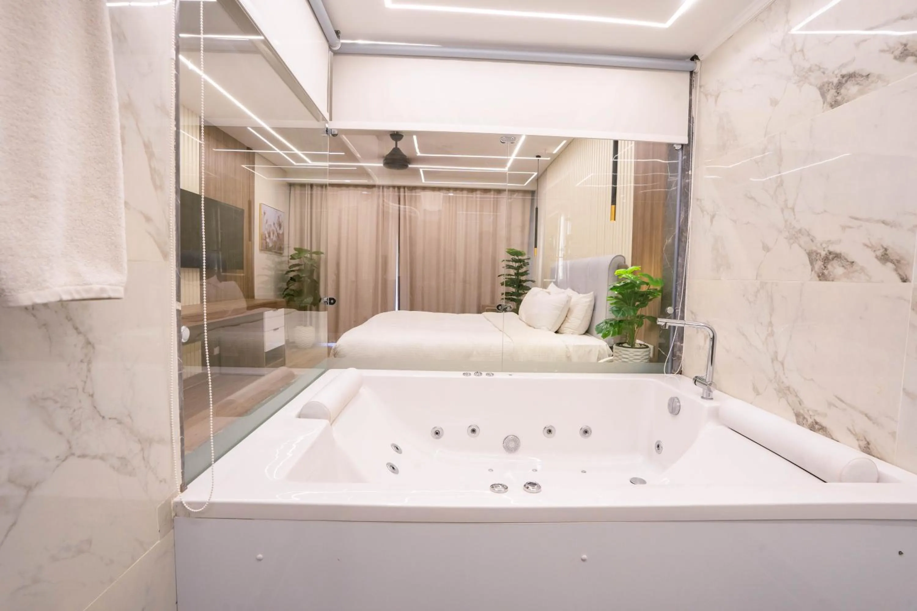 Hot Tub in Bellagio Beach Resort & Spa