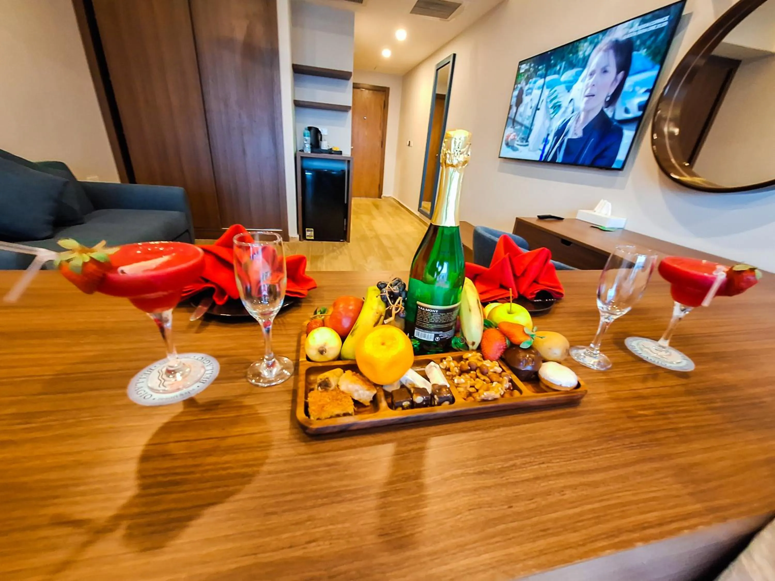 TV and multimedia in Bellagio Beach Resort & Spa