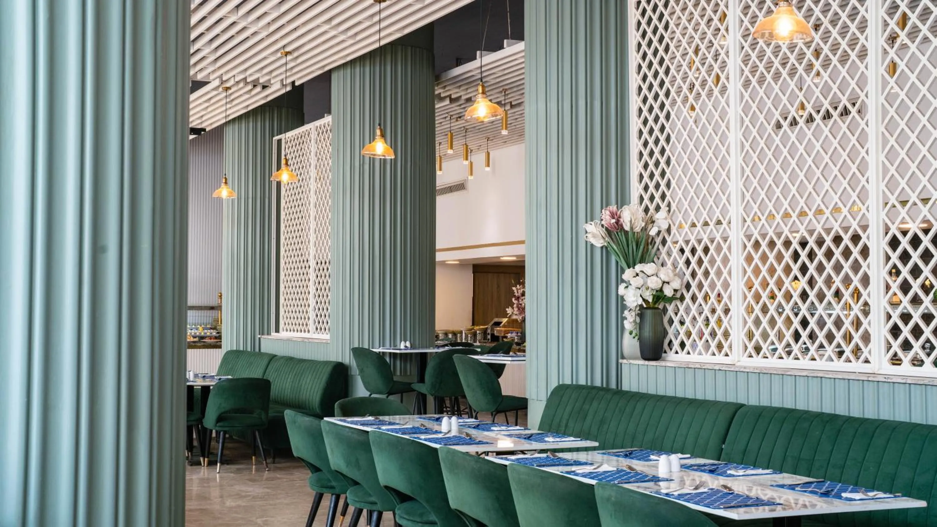 Restaurant/places to eat in Bellagio Beach Resort & Spa