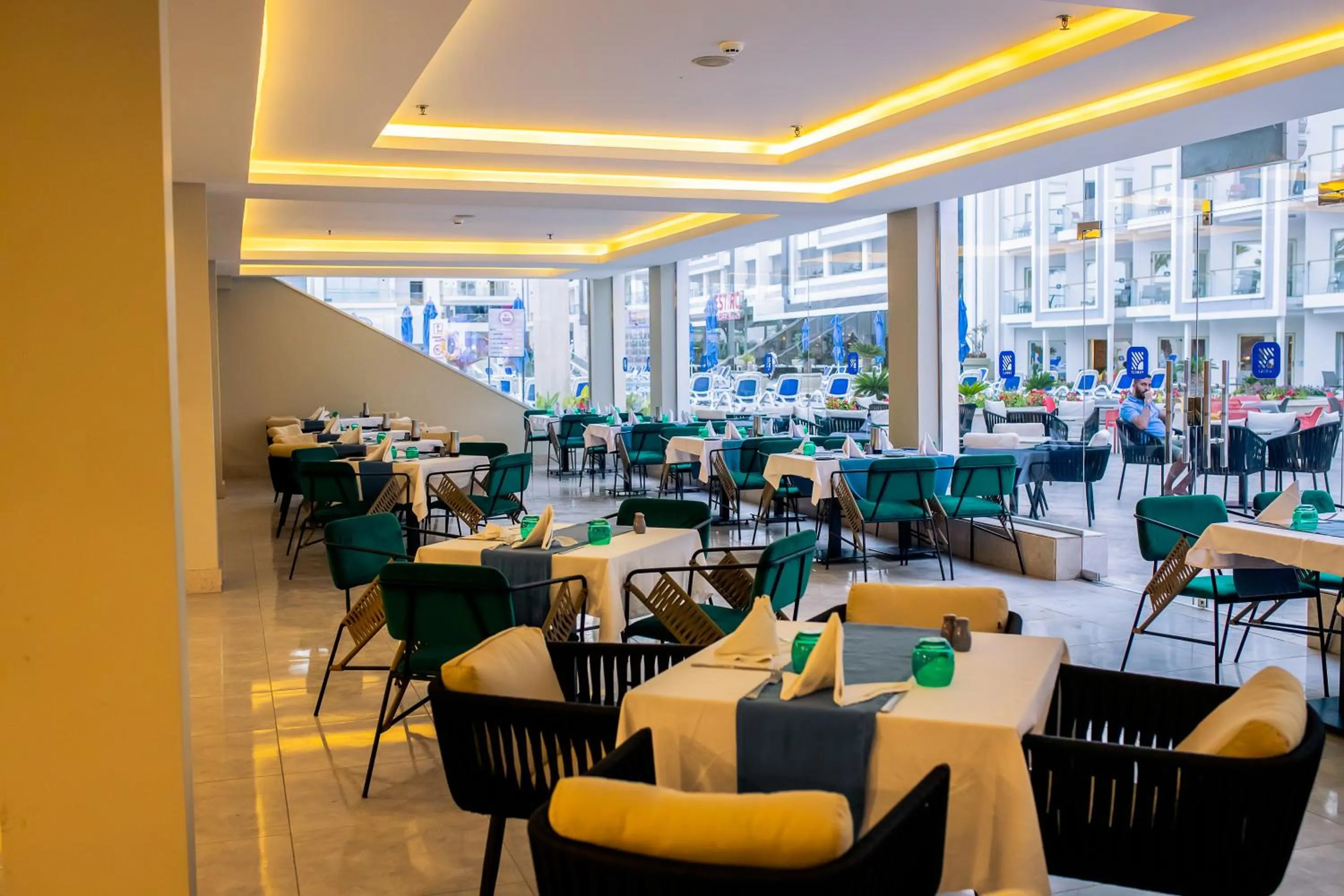 Restaurant/places to eat in Bellagio Beach Resort & Spa