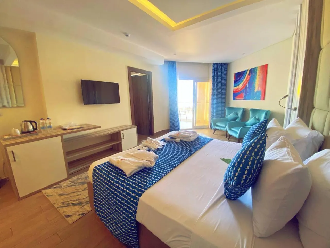 Bedroom, Bed in Bellagio Beach Resort & Spa