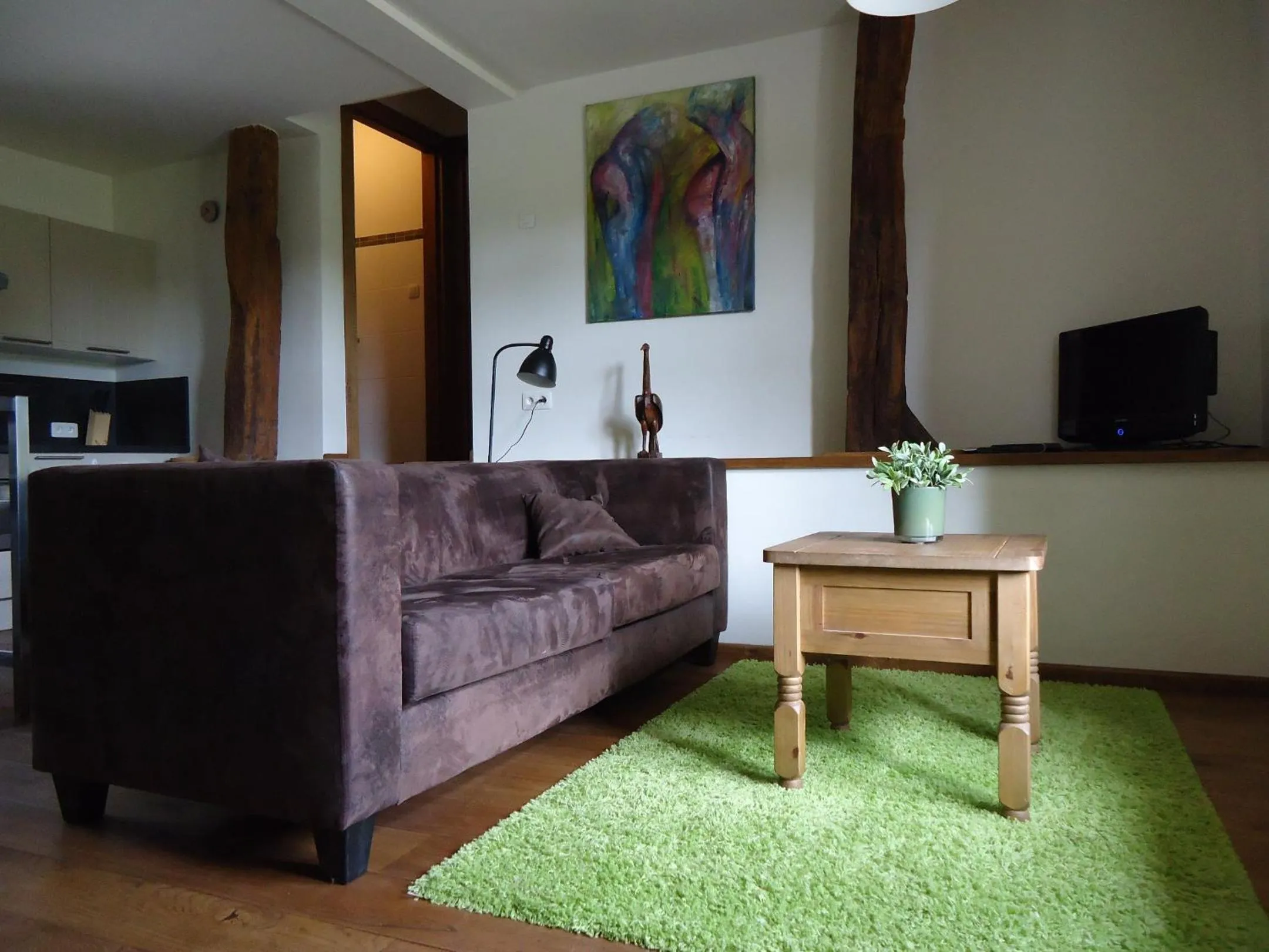 Seating area in B&B Ferme de Leuze Rustieke Gîtes nabij Durbuy, eigen laadpalen