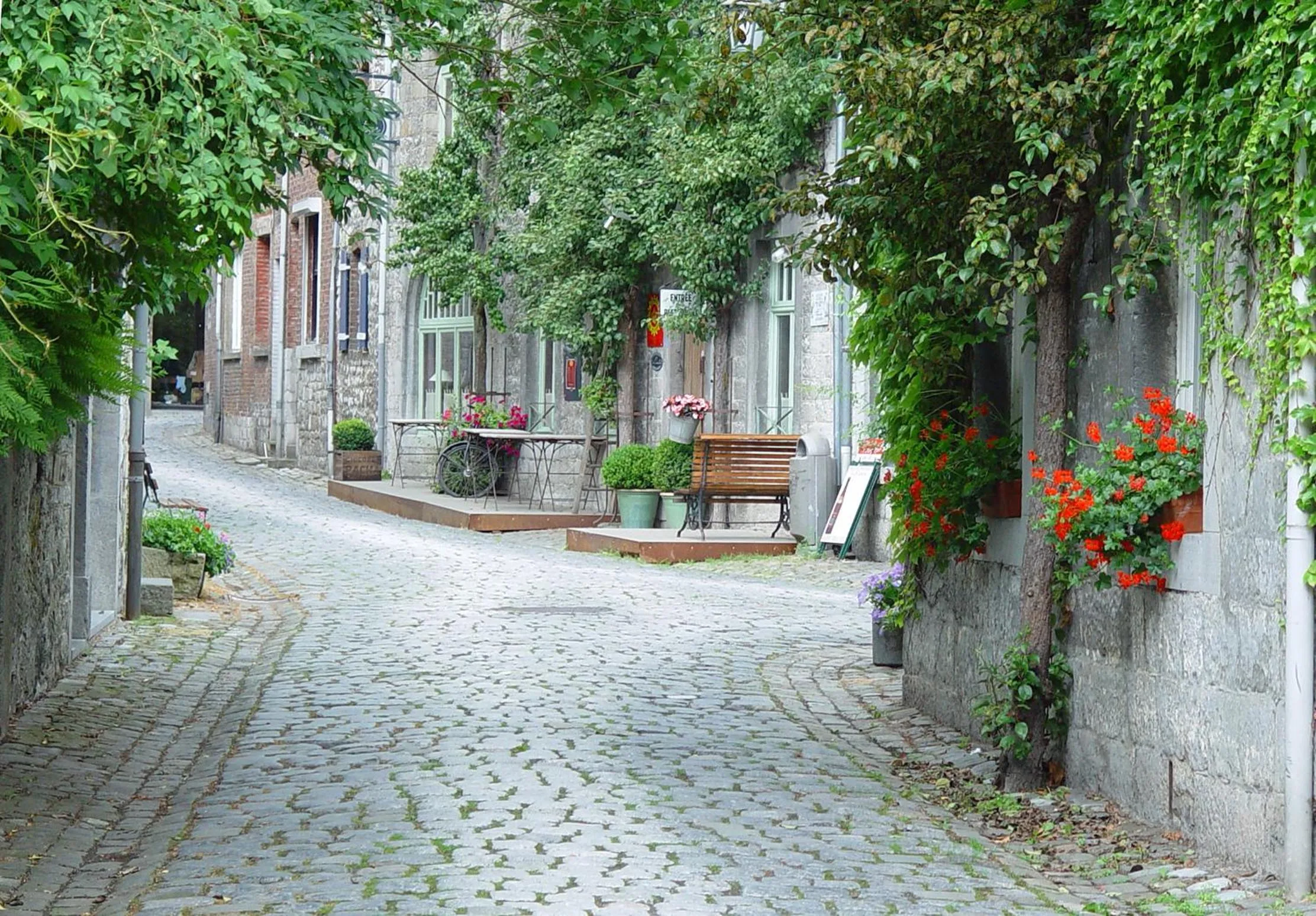 Property building in B&B Ferme de Leuze Rustieke Gîtes nabij Durbuy, eigen laadpalen