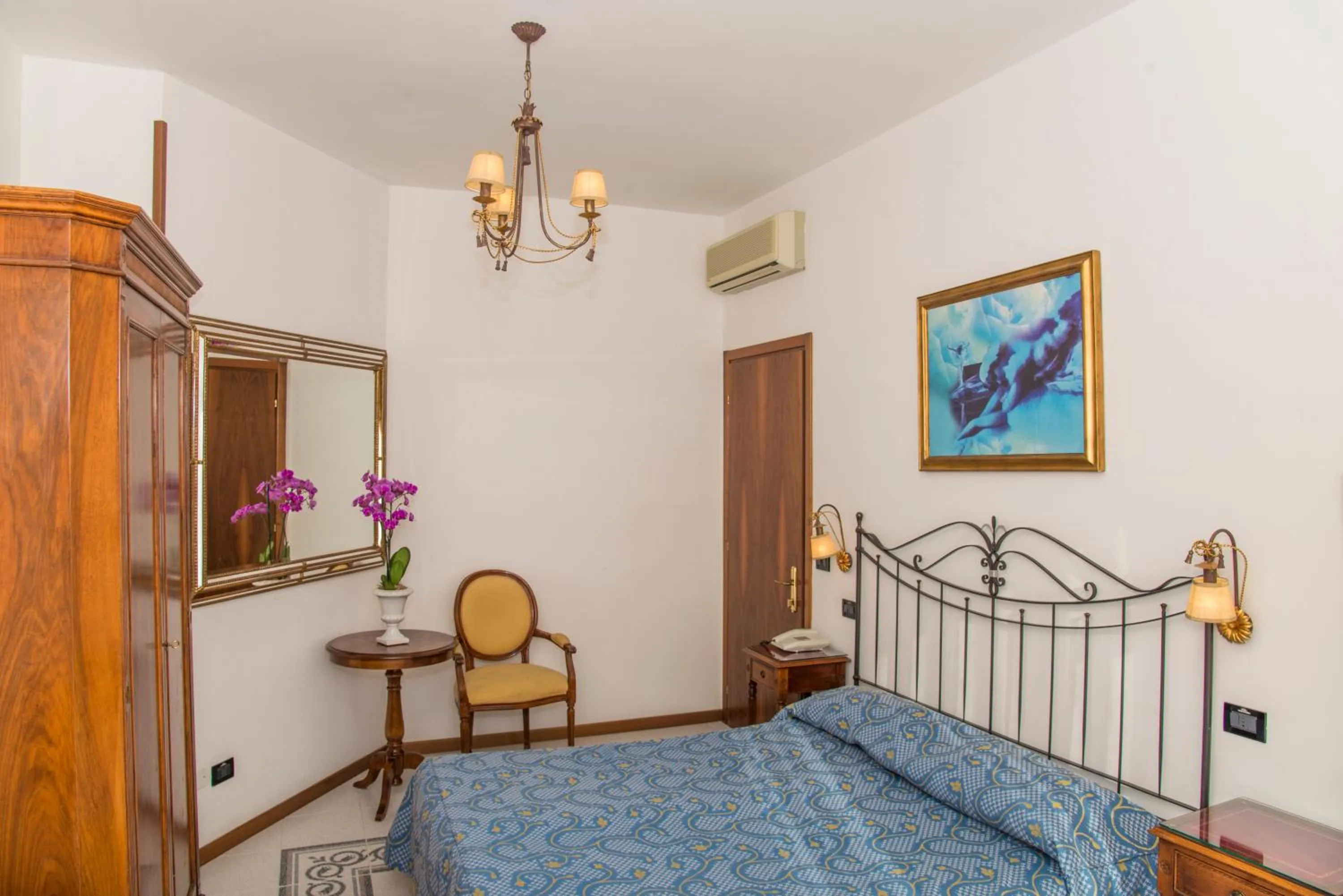 Photo of the whole room, Bed in Hotel Miramare