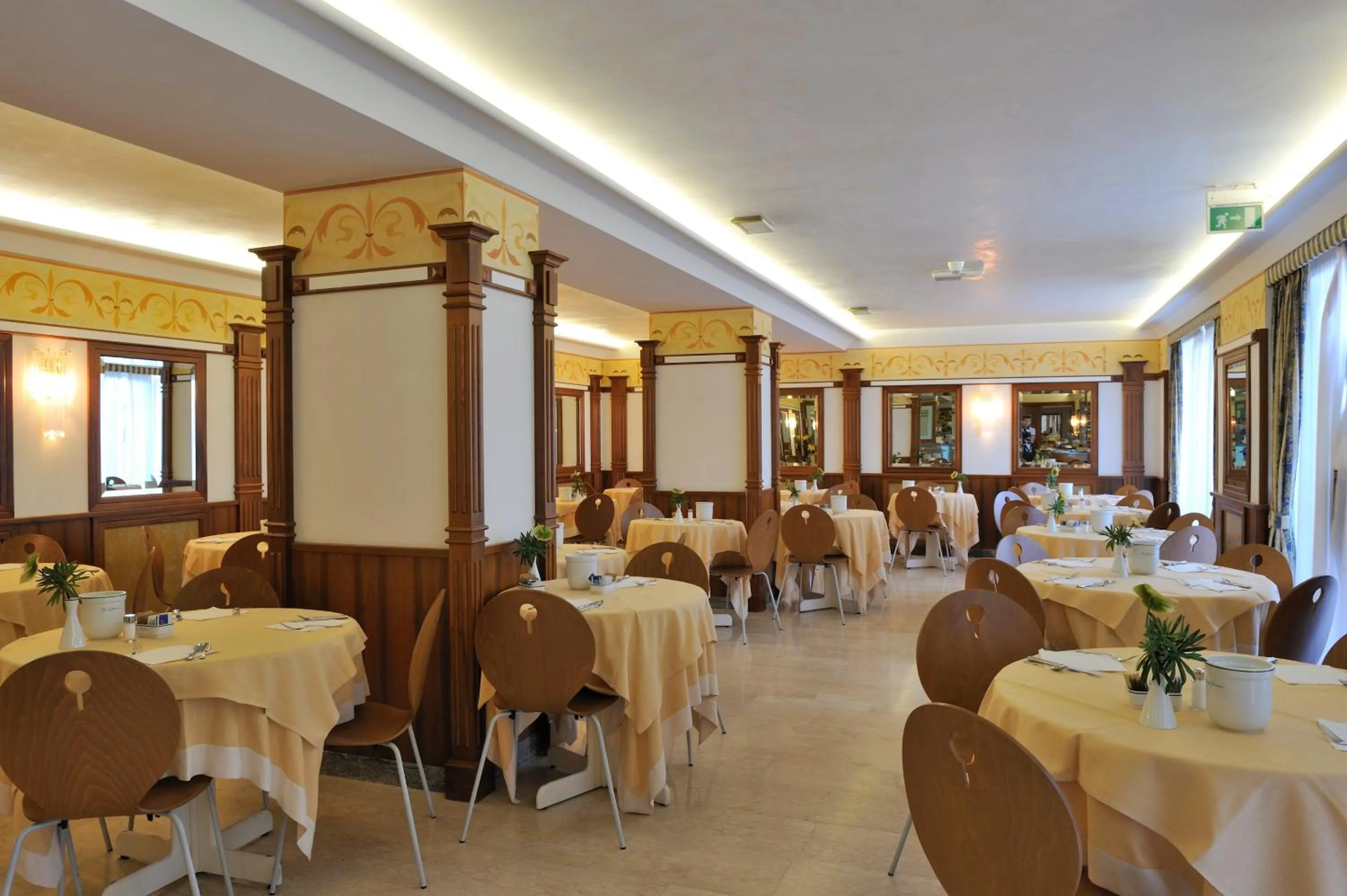 Restaurant/places to eat in Hotel Miramare