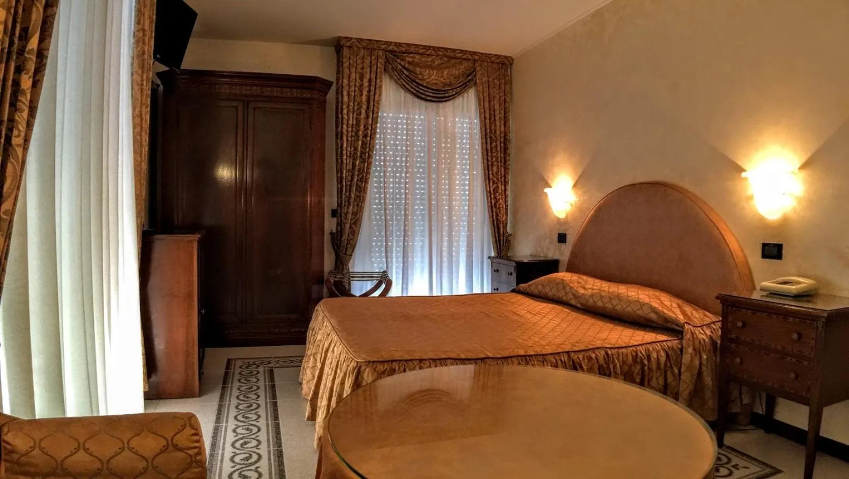 Photo of the whole room in Hotel Miramare