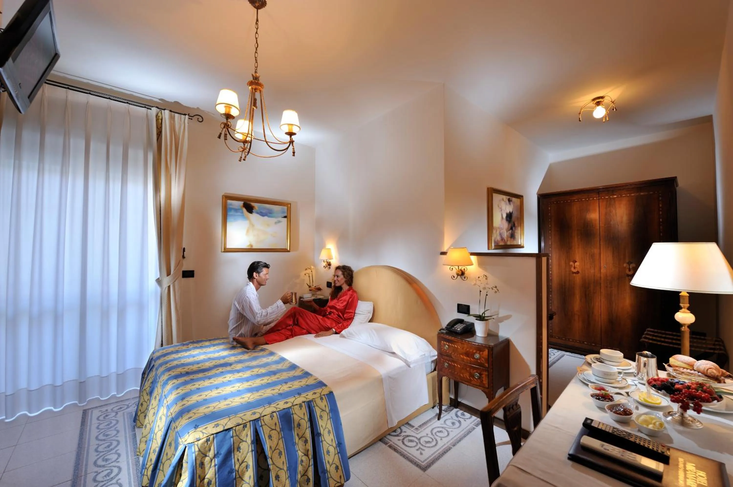 Bed in Hotel Miramare