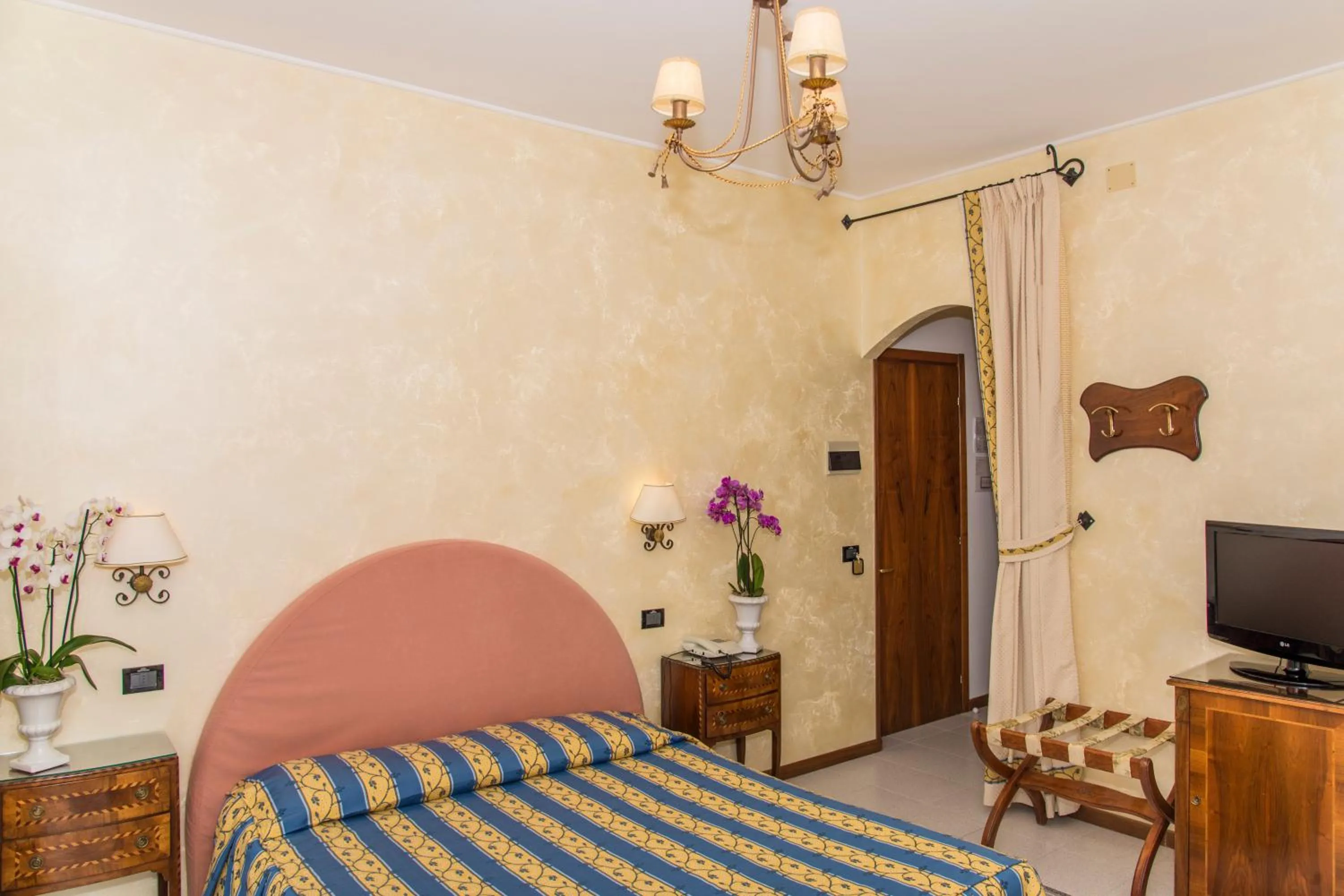 Decorative detail, Bed in Hotel Miramare