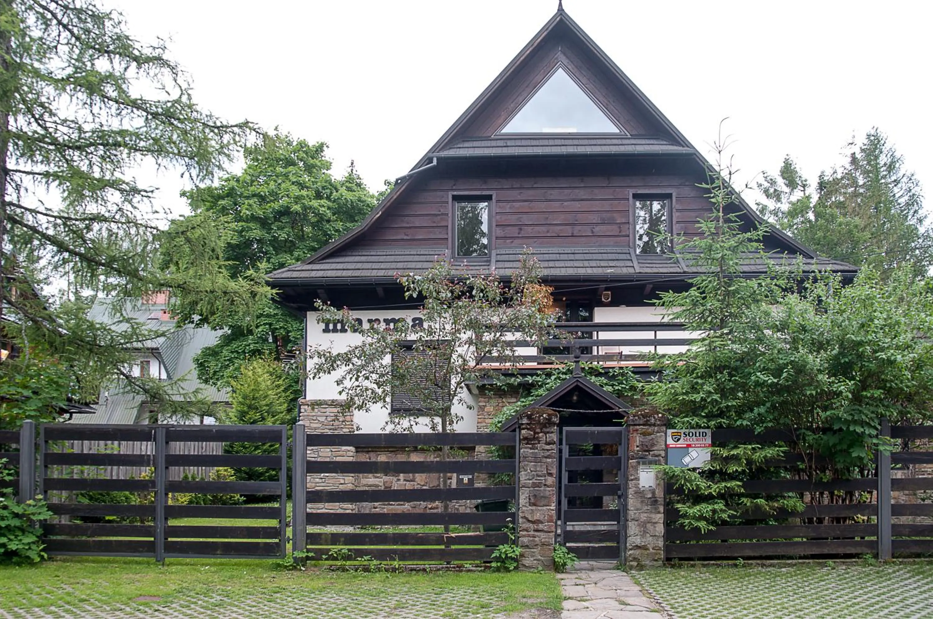 Facade/entrance in Willa Marma B&B