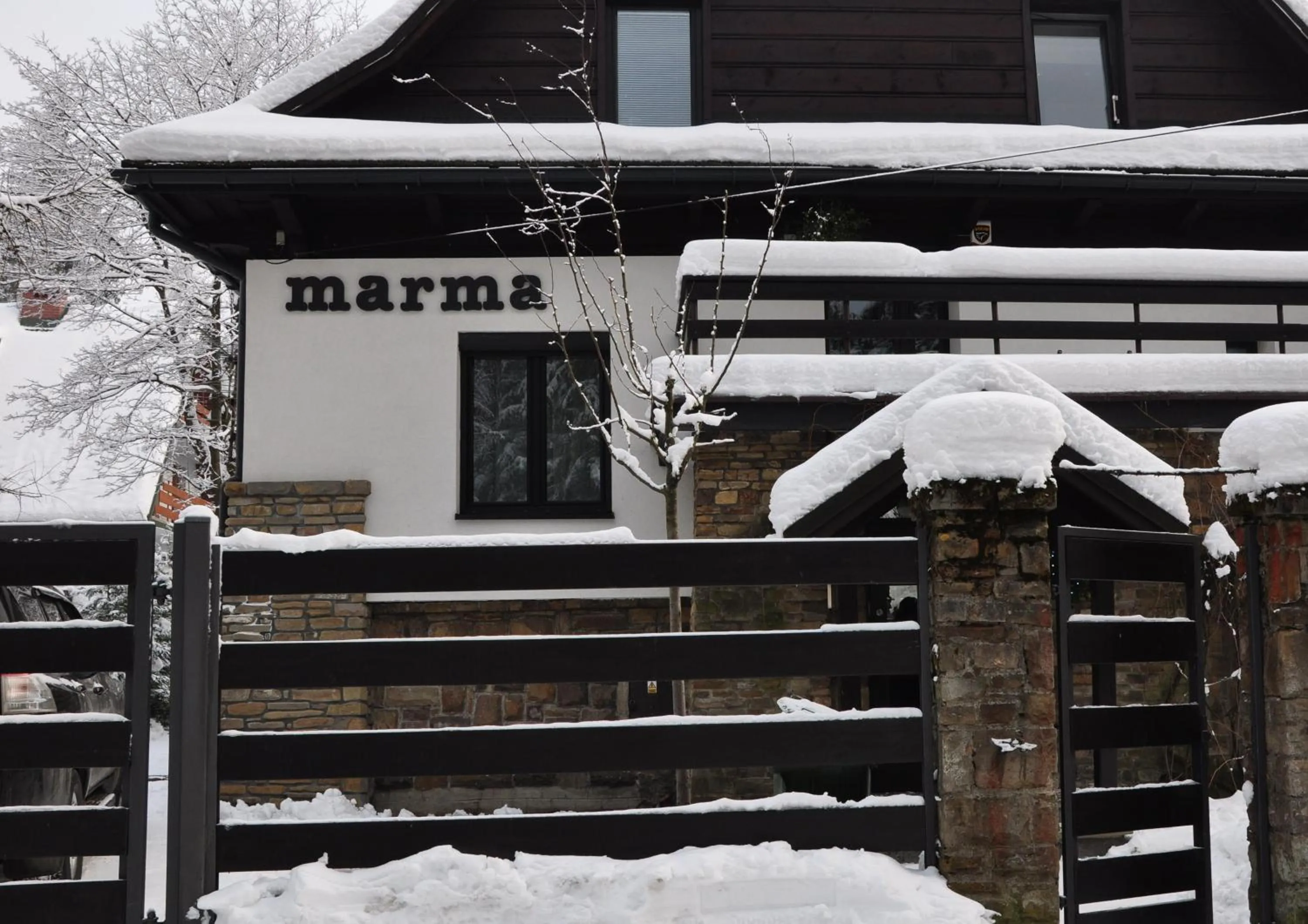 Facade/entrance in Willa Marma B&B