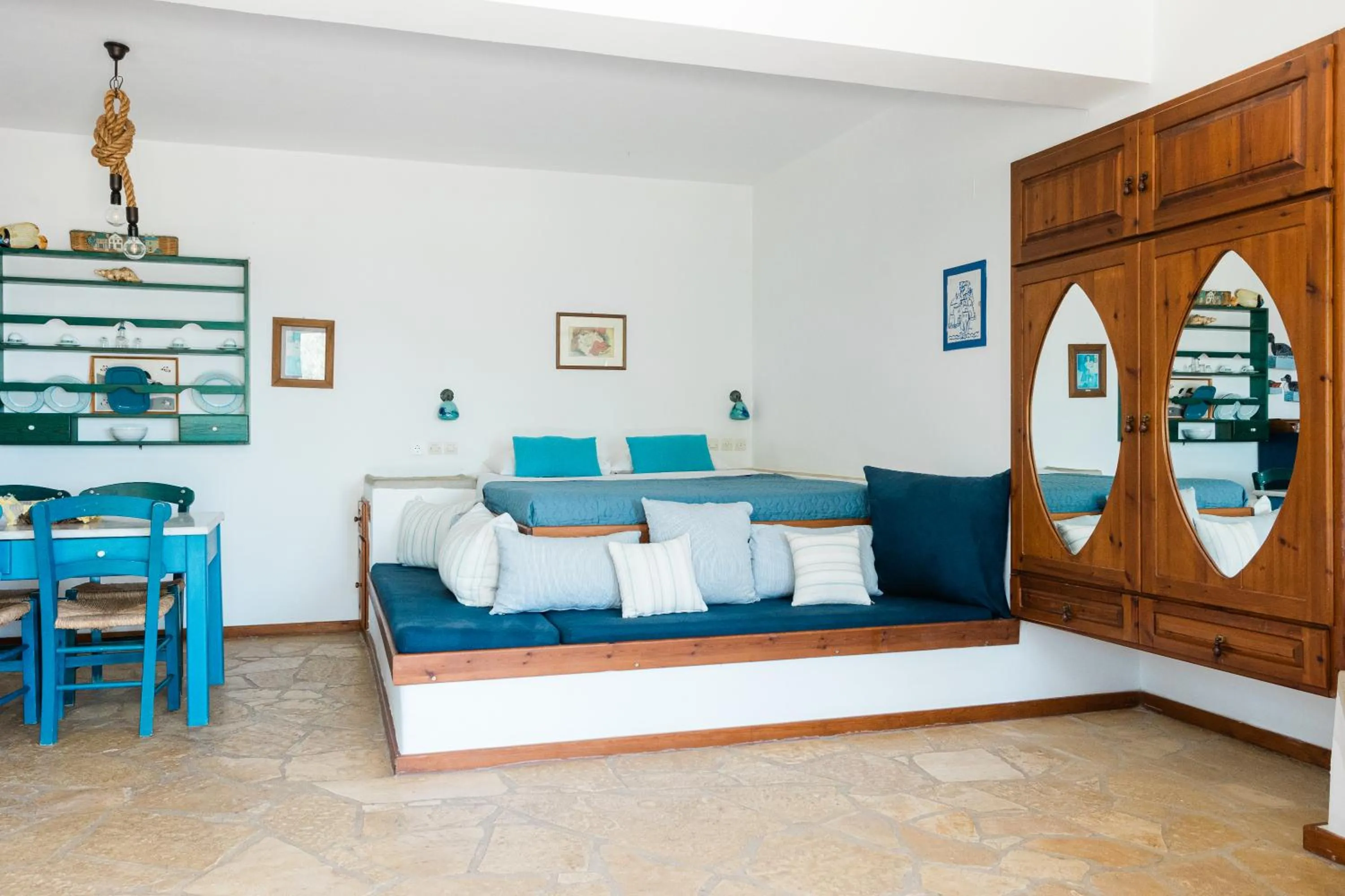 Dining area in Iliatoras