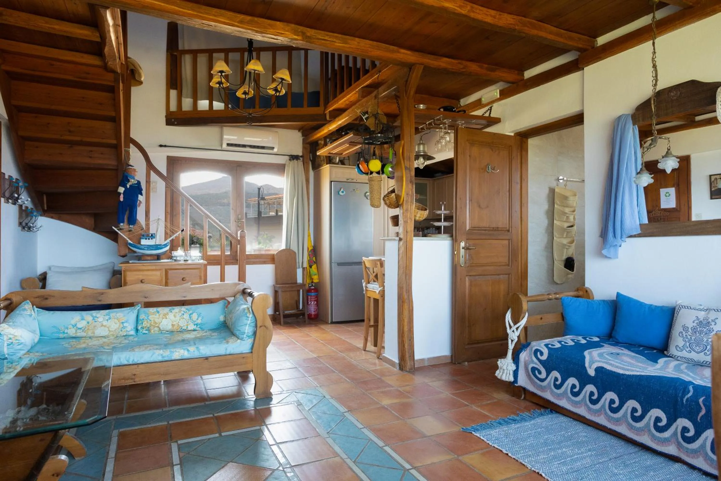 Seating area in Iliatoras