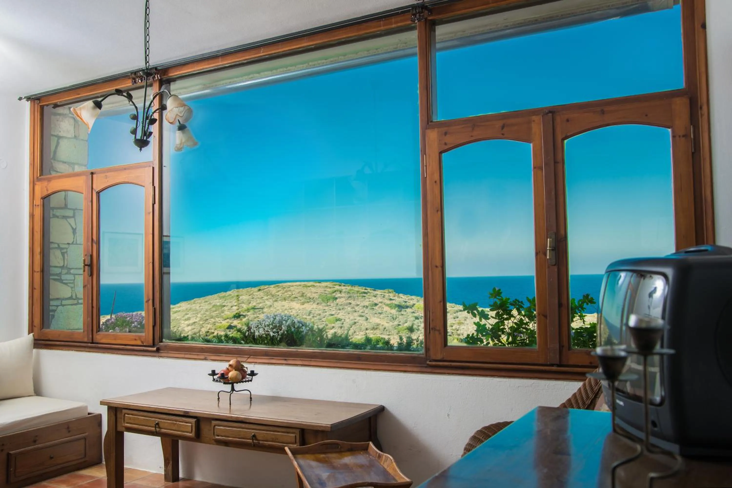 Seating area in Iliatoras