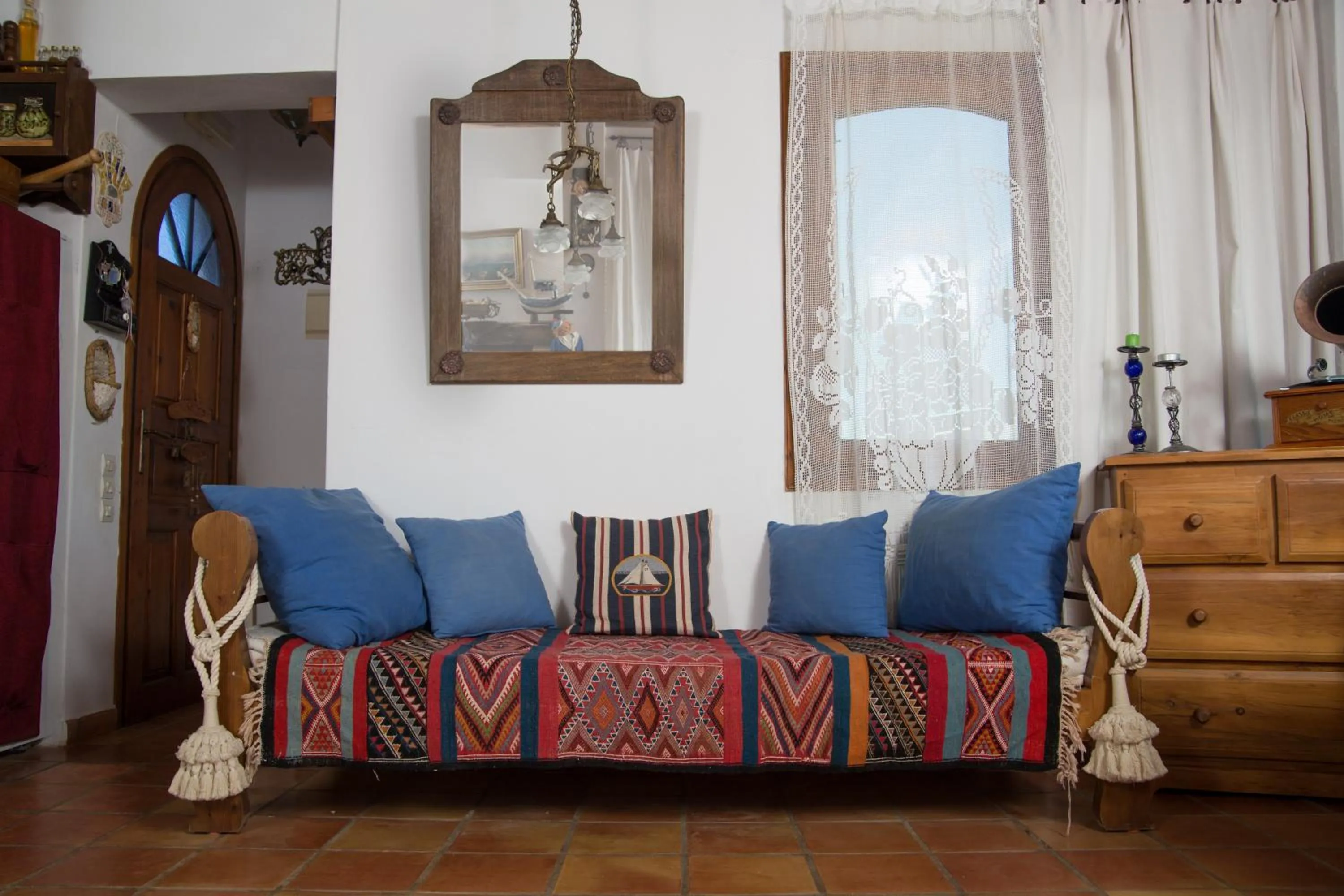 Seating area in Iliatoras