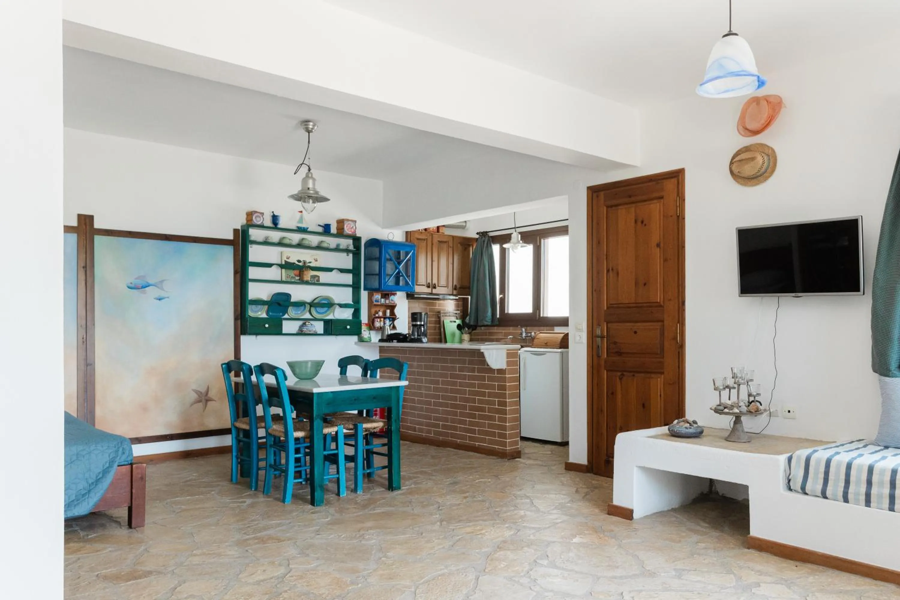 Kitchen or kitchenette in Iliatoras