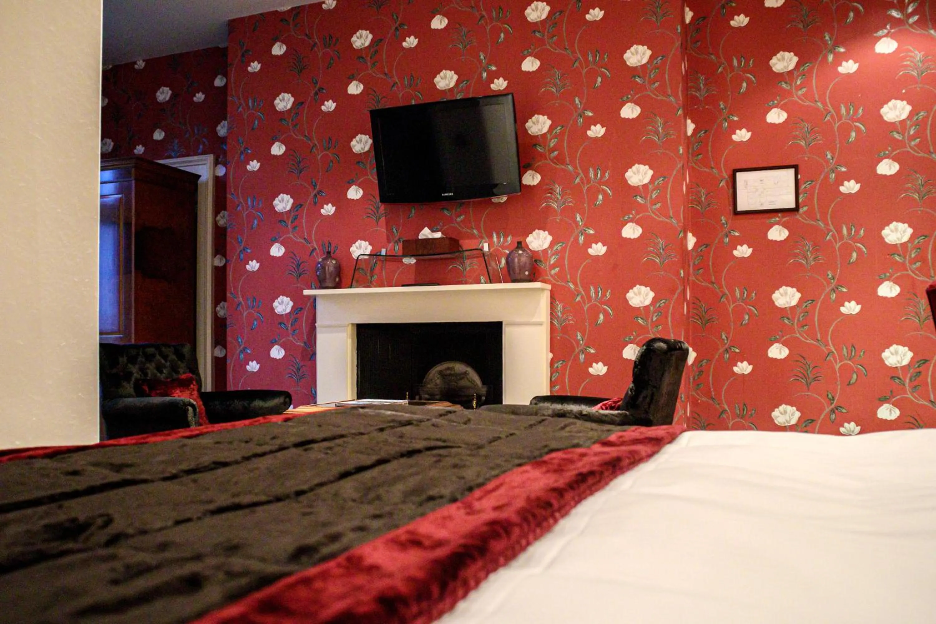 Bed in Alexander House Hotel & Utopia Spa