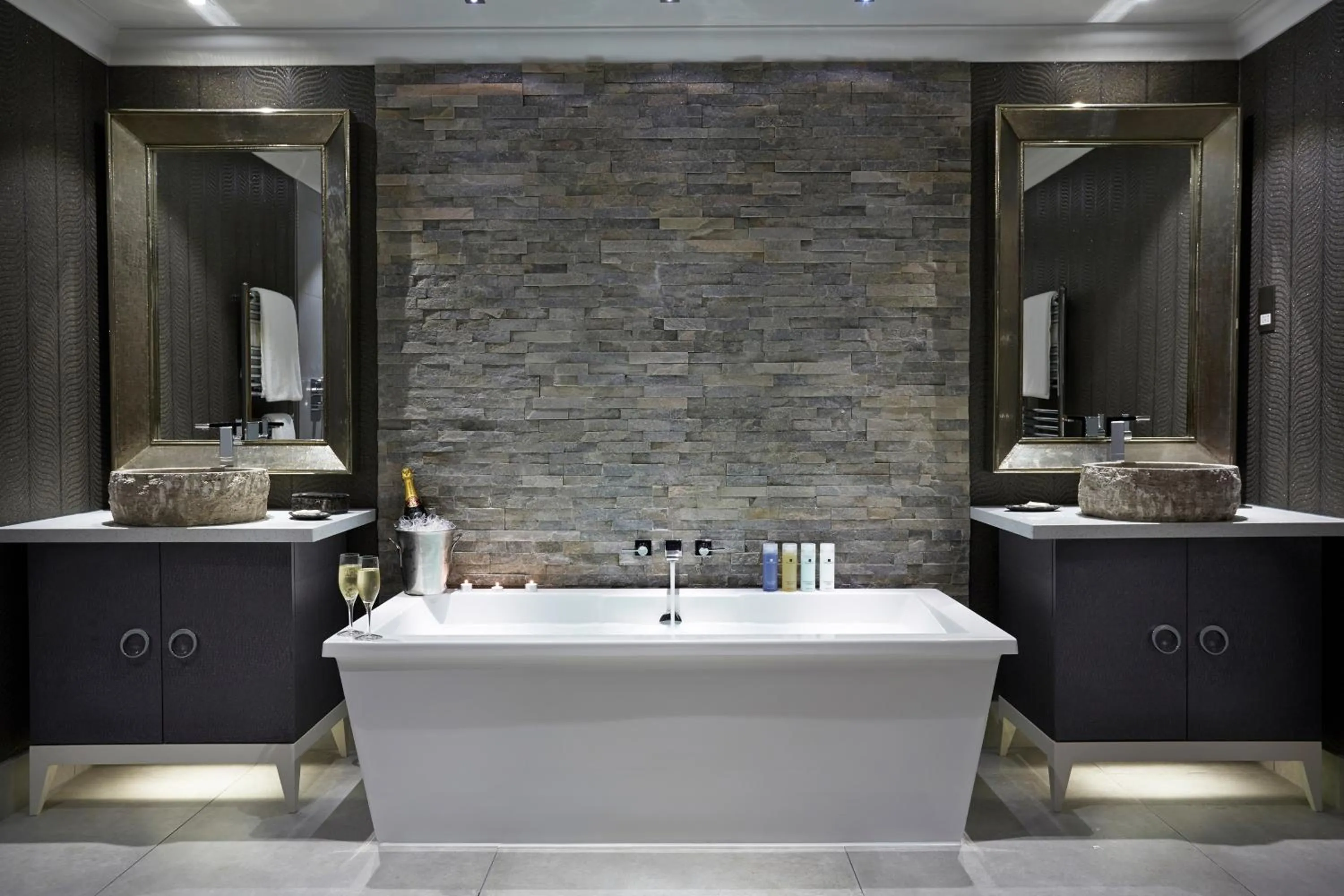 Bath in Alexander House Hotel & Utopia Spa