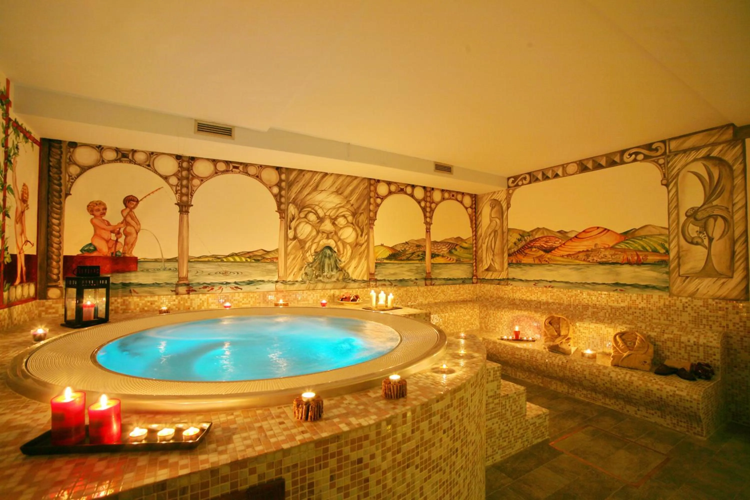 Hot Tub in Hotel Boton D'Or & Wellness a La Thuile