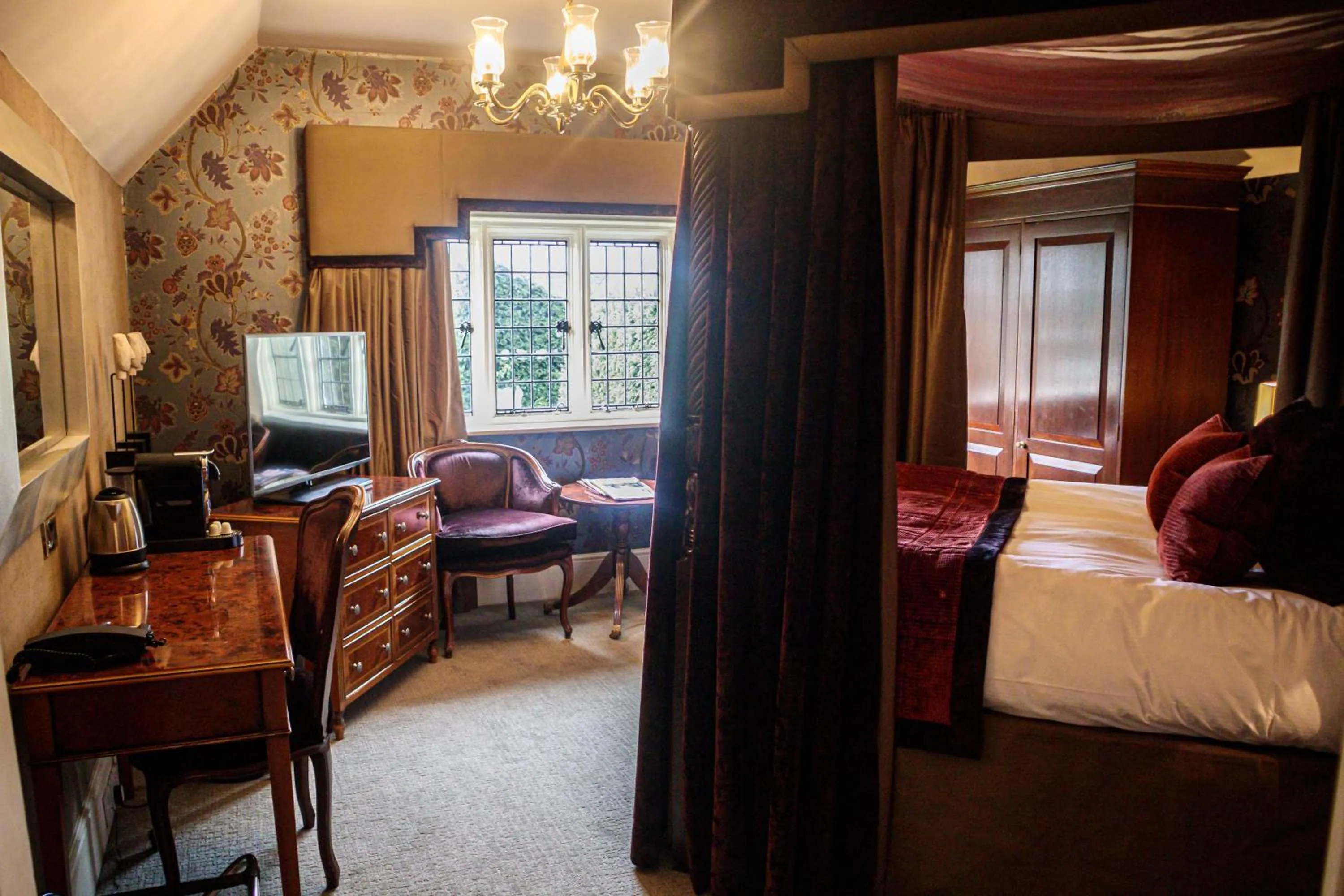 Bedroom, Bed in Langshott Manor - Luxury Hotel Gatwick