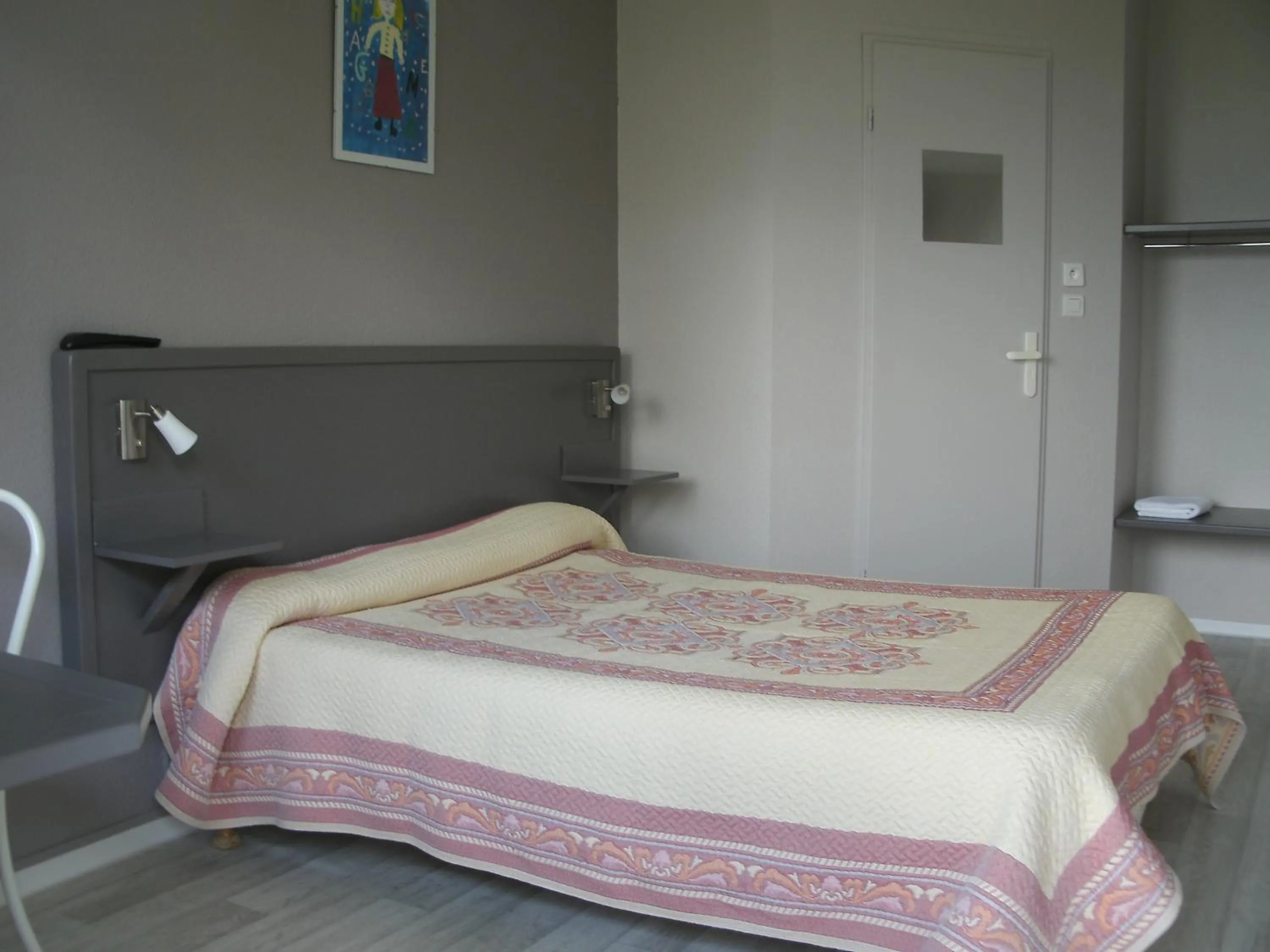 Bedroom, Bed in Riv'Hotel