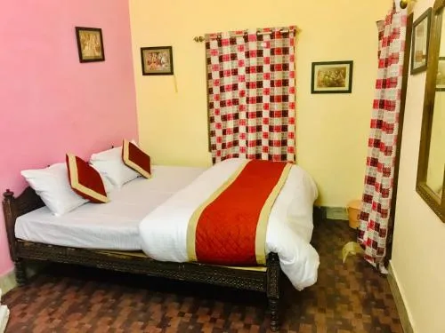 Hotel Golden City with Swimming Pool