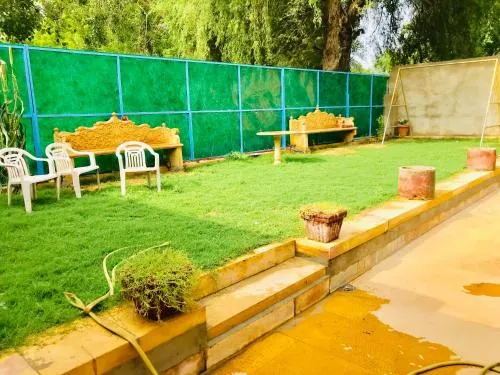 Hotel Golden City with Swimming Pool