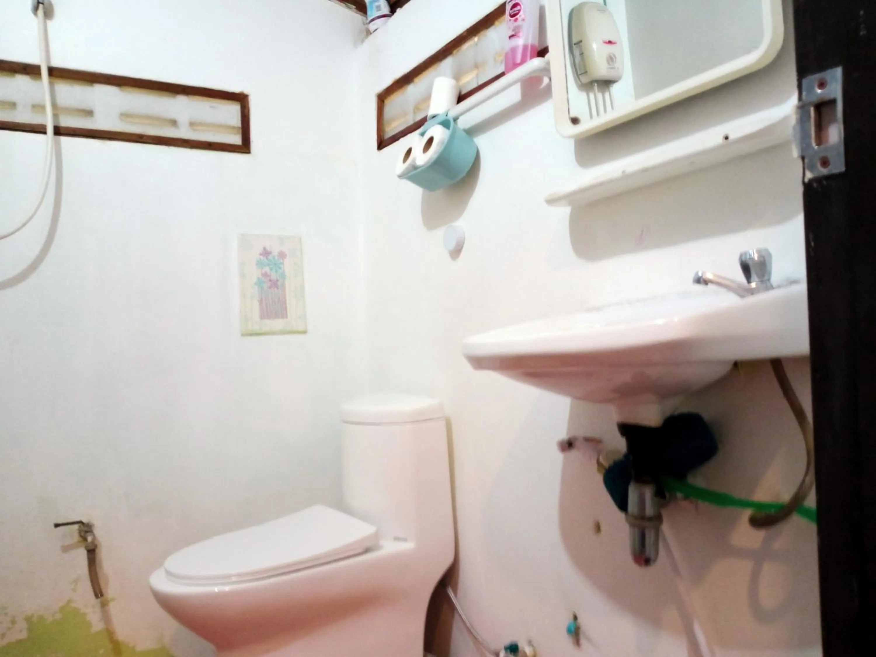 Toilet in Comon Bungalow HaadChaoPhao