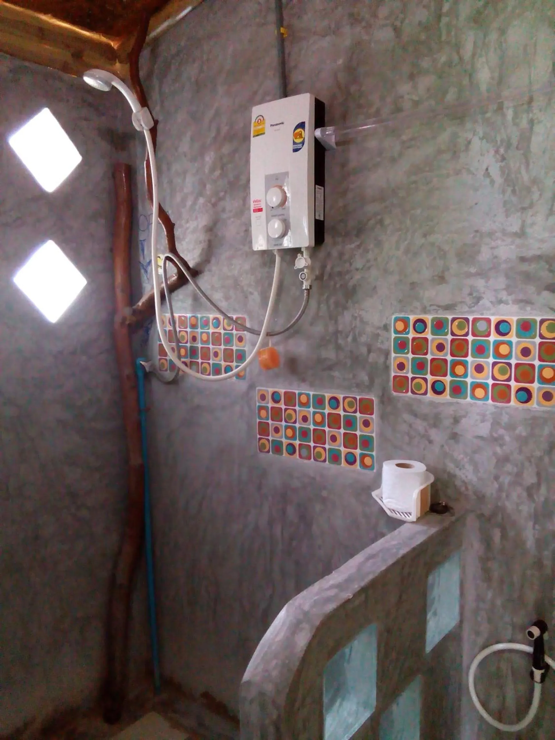 Shower in Comon Bungalow HaadChaoPhao