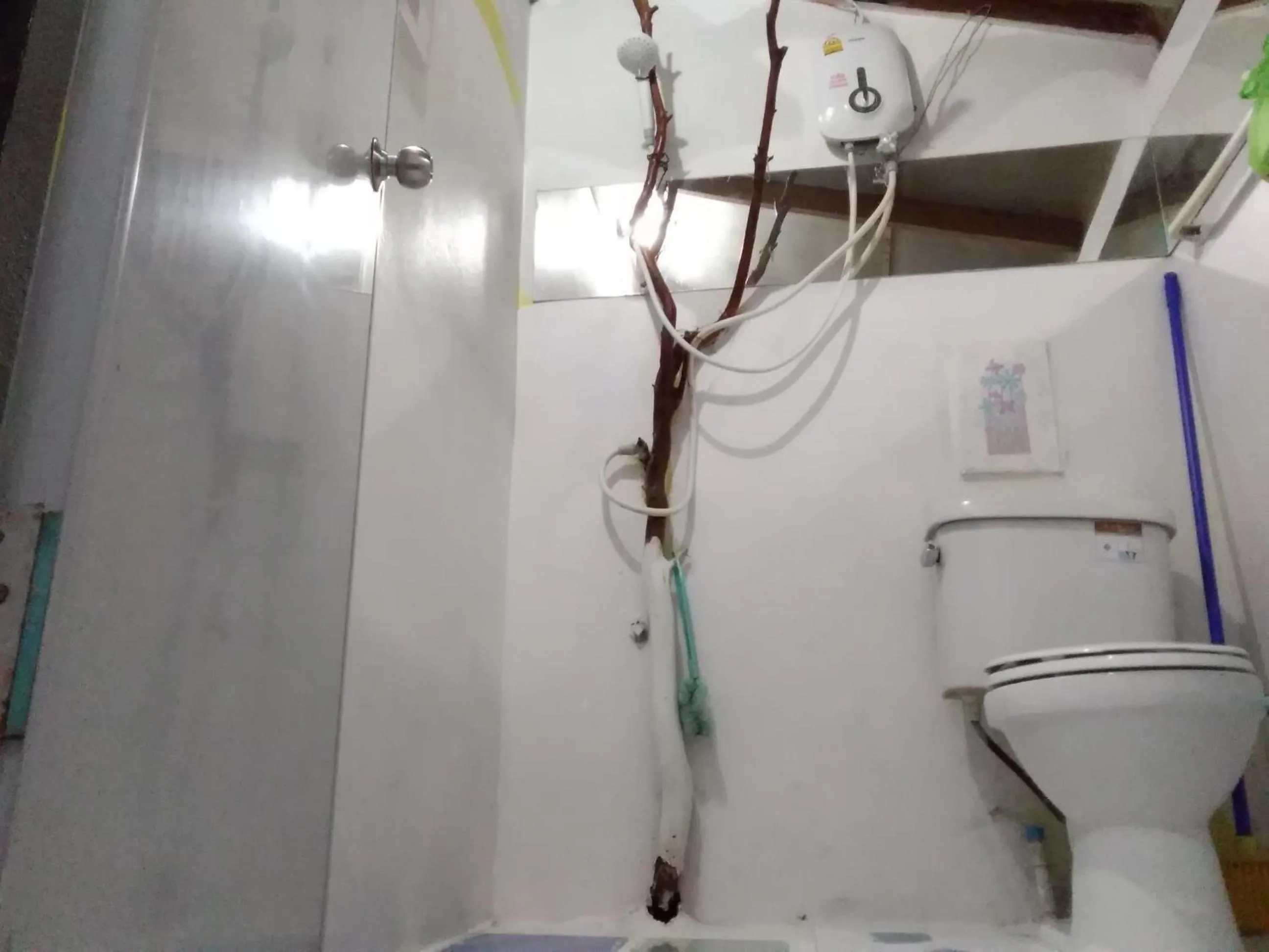 Shower in Comon Bungalow HaadChaoPhao